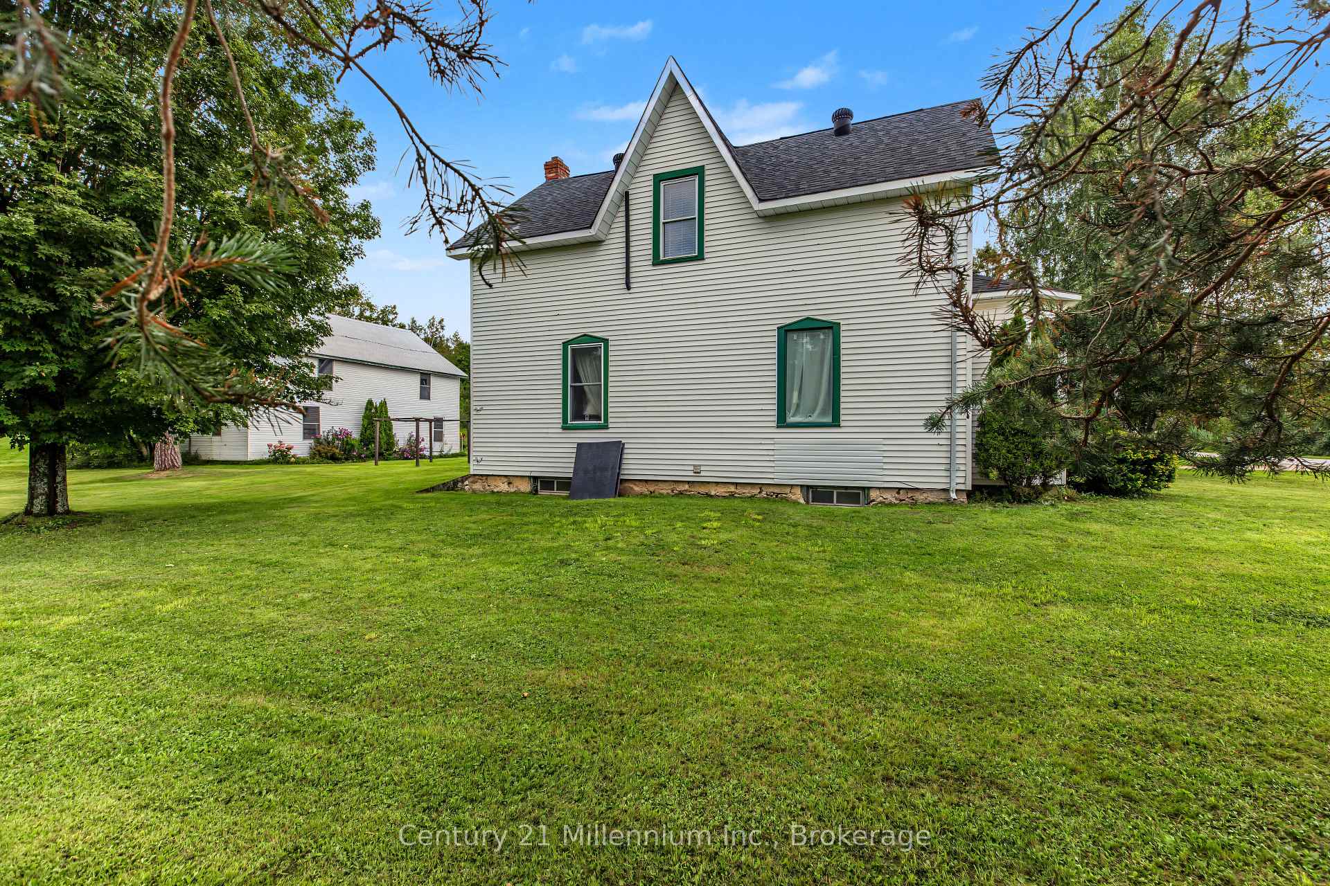 Photo 15 of 580283 Sideroad 60, Chatsworth — HOMEH