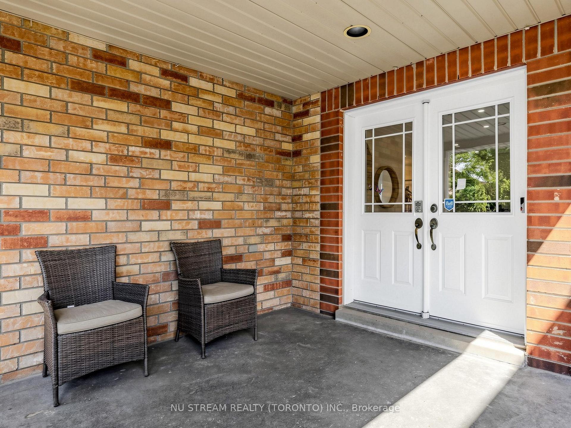 Photo 5 of 157 Bilbrough Street, Aurora, Bayview Northeast — HOMEH