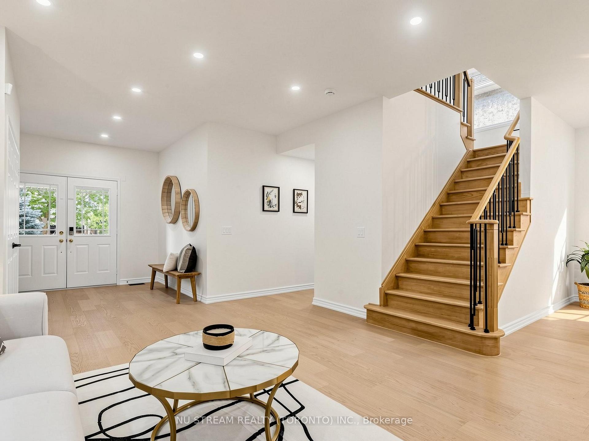 Photo 11 of 157 Bilbrough Street, Aurora, Bayview Northeast — HOMEH
