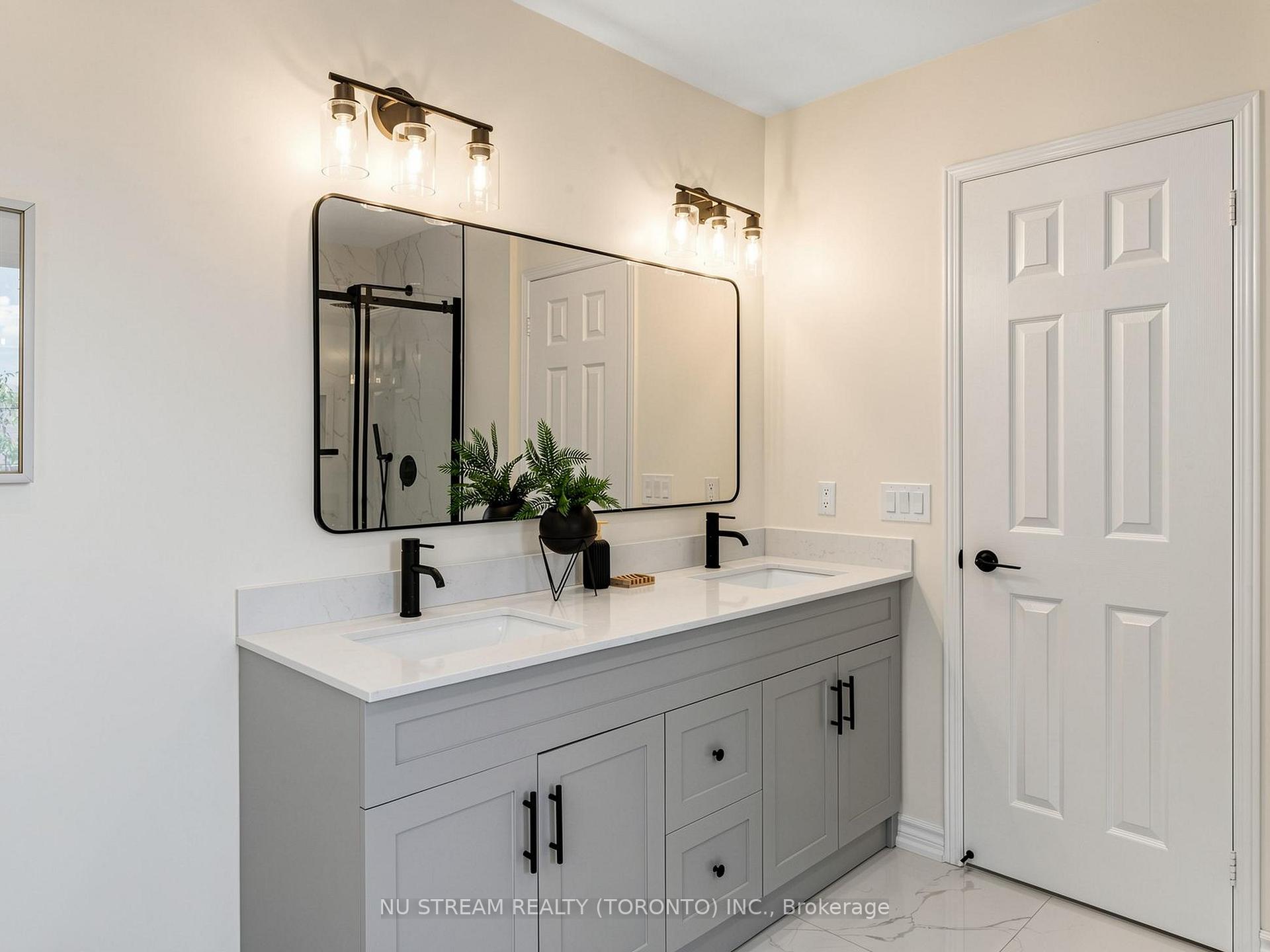 Photo 32 of 157 Bilbrough Street, Aurora, Bayview Northeast — HOMEH