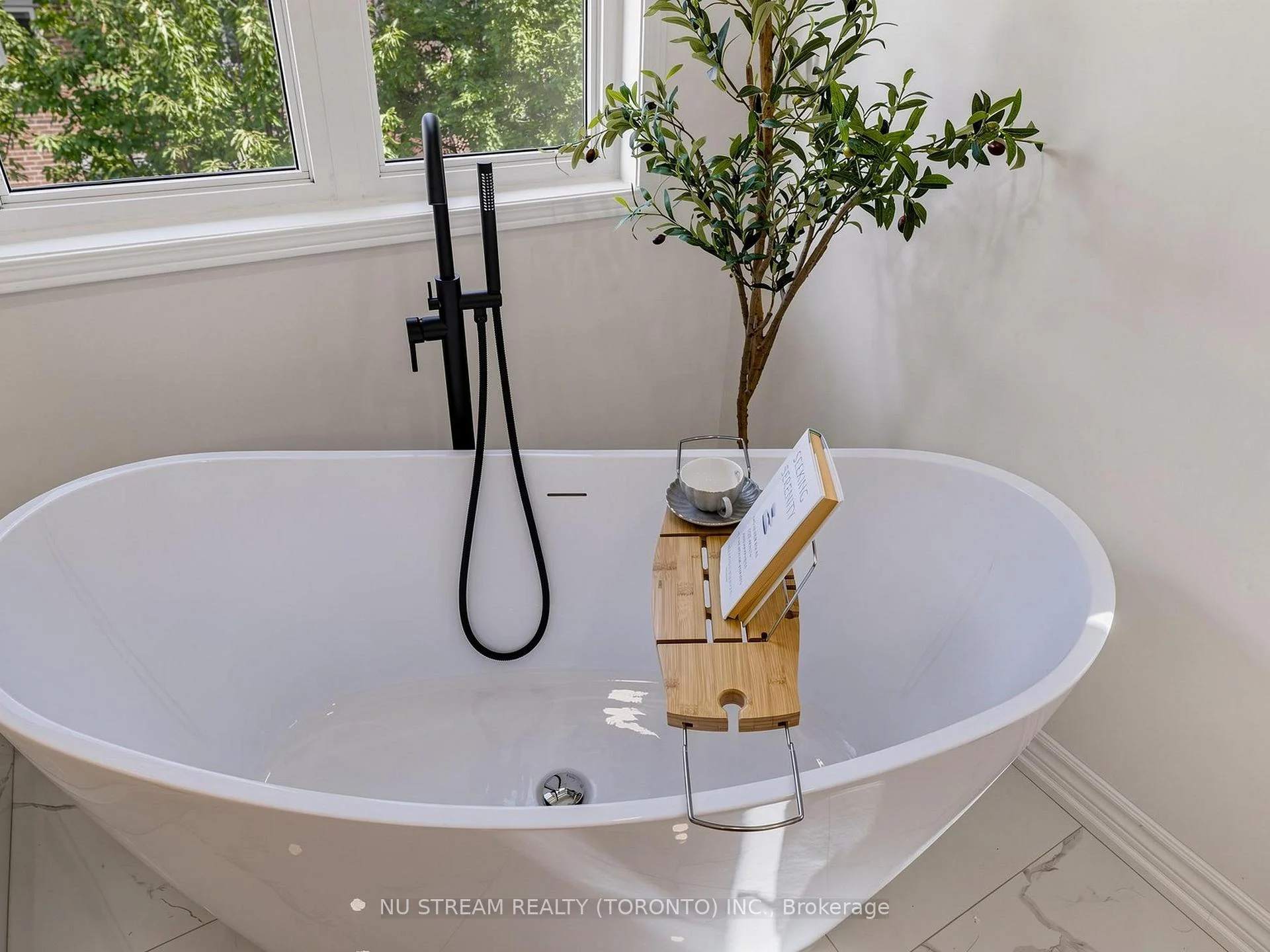 Photo 22 of 157 Bilbrough Street, Aurora, Bayview Northeast — HOMEH