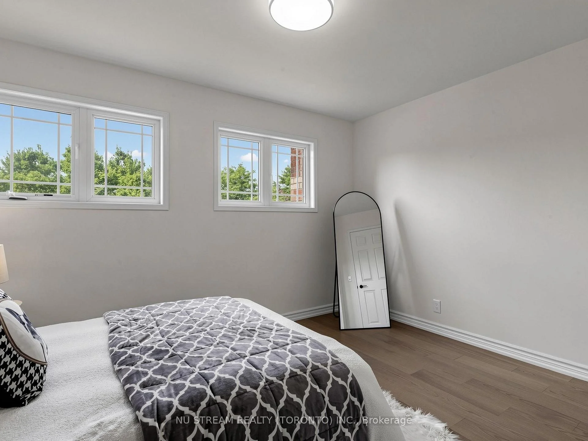 Photo 29 of 157 Bilbrough Street, Aurora, Bayview Northeast — HOMEH