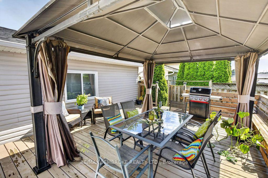 Photo 5 of 3 Winfield Street, Petawawa, Petawawa — HOMEH
