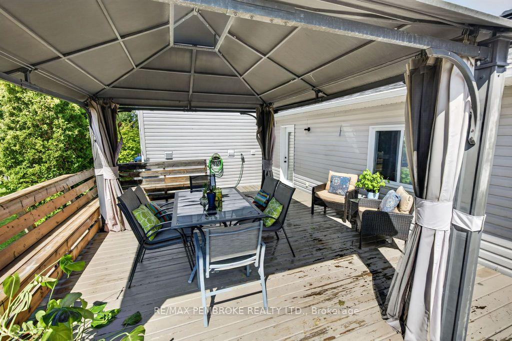 Photo 9 of 3 Winfield Street, Petawawa, Petawawa — HOMEH