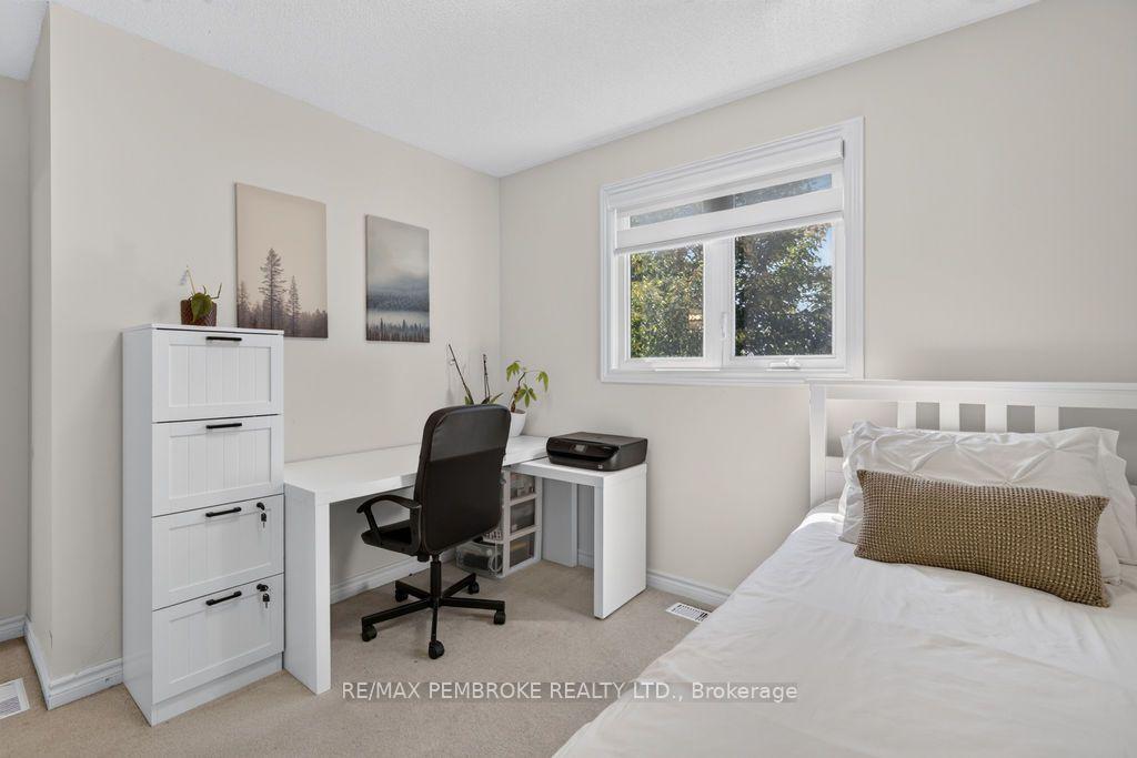 Photo 27 of 3 Winfield Street, Petawawa, Petawawa — HOMEH