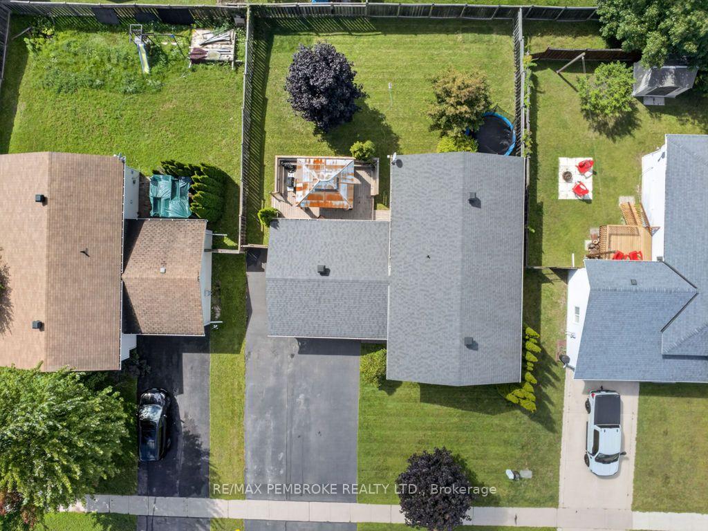 Photo 43 of 3 Winfield Street, Petawawa, Petawawa — HOMEH