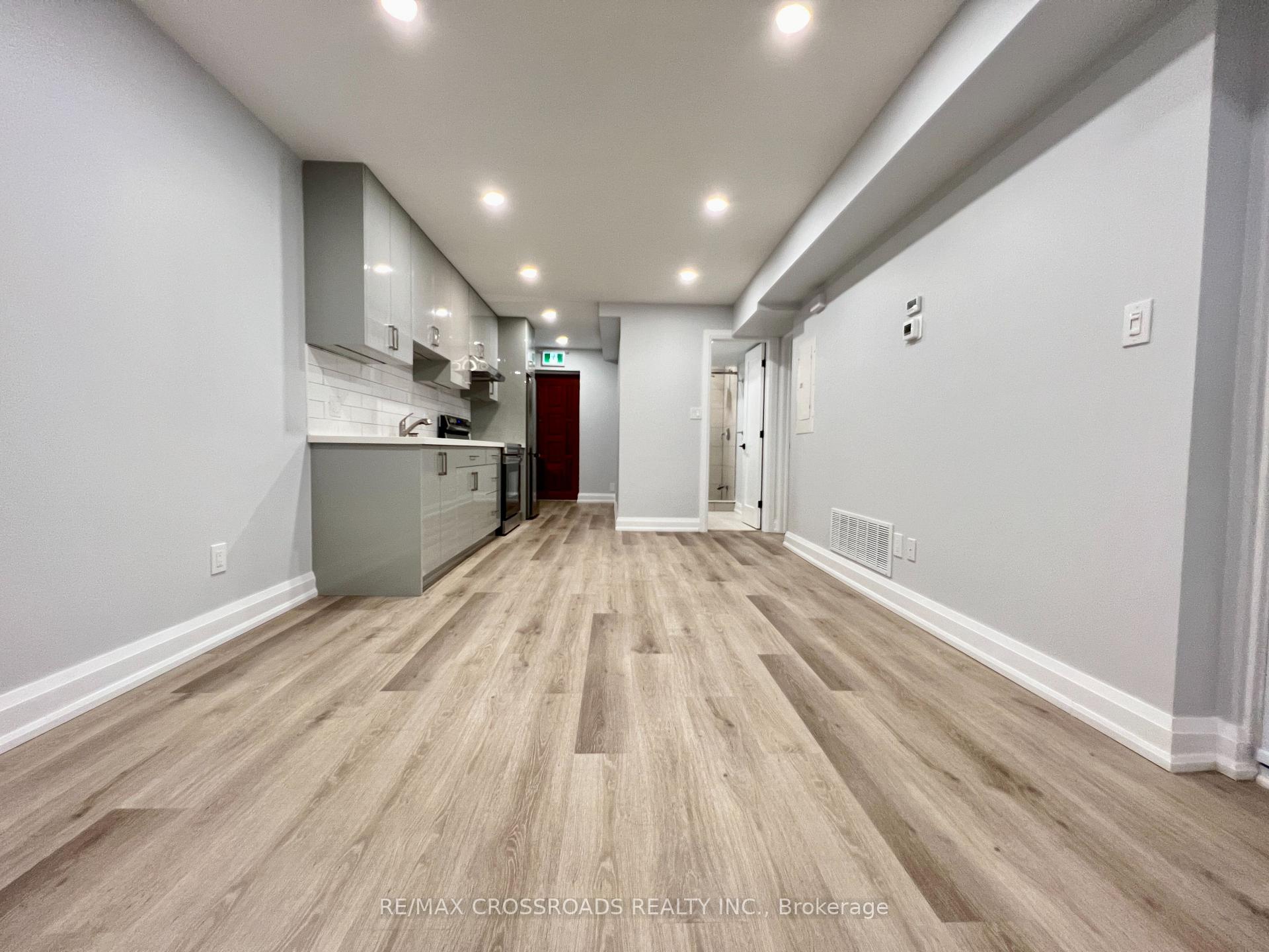 Photo 3 of Unit 1, 25 Glenside Avenue, Toronto, Greenwood-Coxwell — HOMEH
