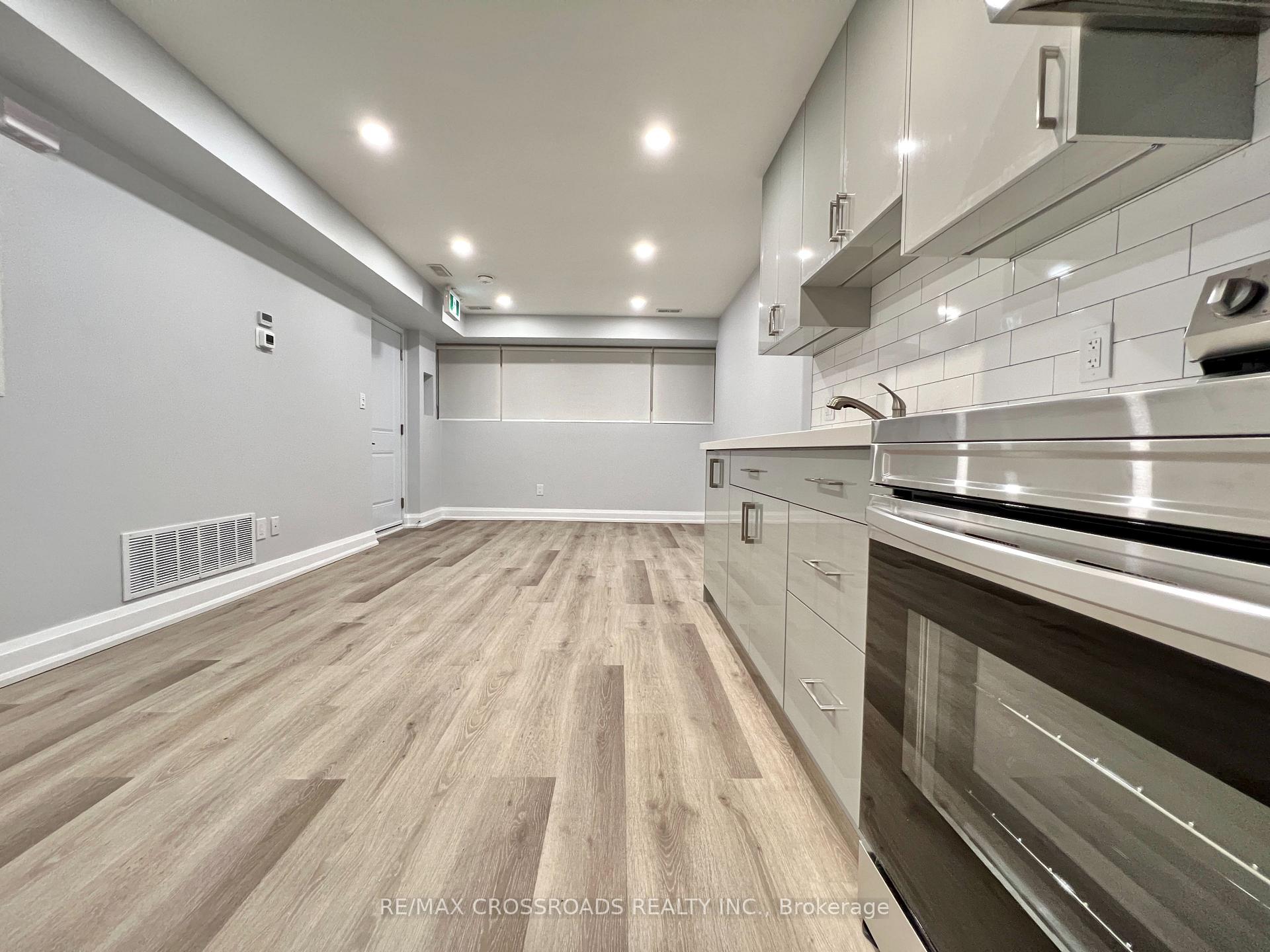 Photo 8 of Unit 1, 25 Glenside Avenue, Toronto, Greenwood-Coxwell — HOMEH