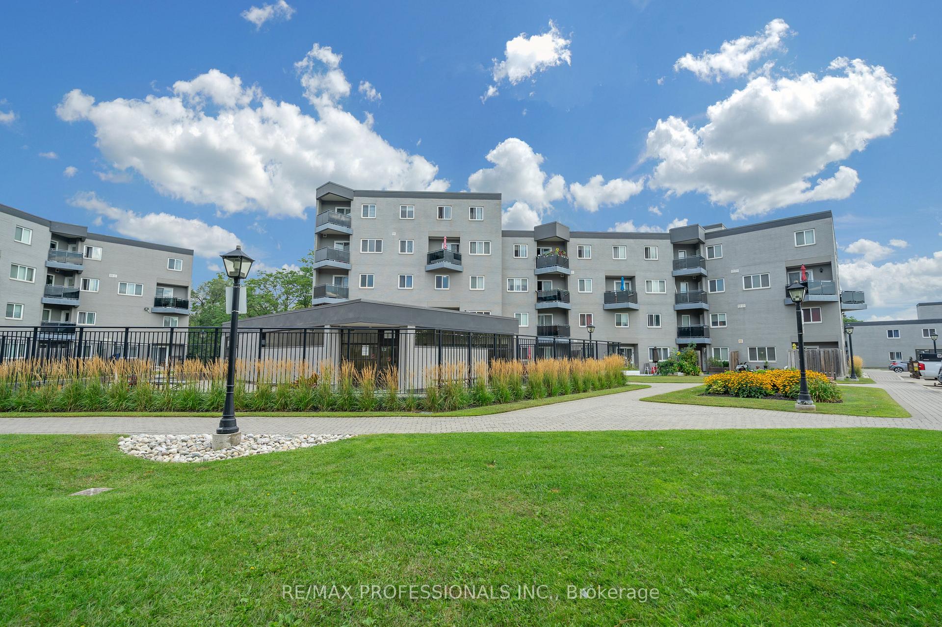Photo of Unit 116, 2001 Bonnymede Drive