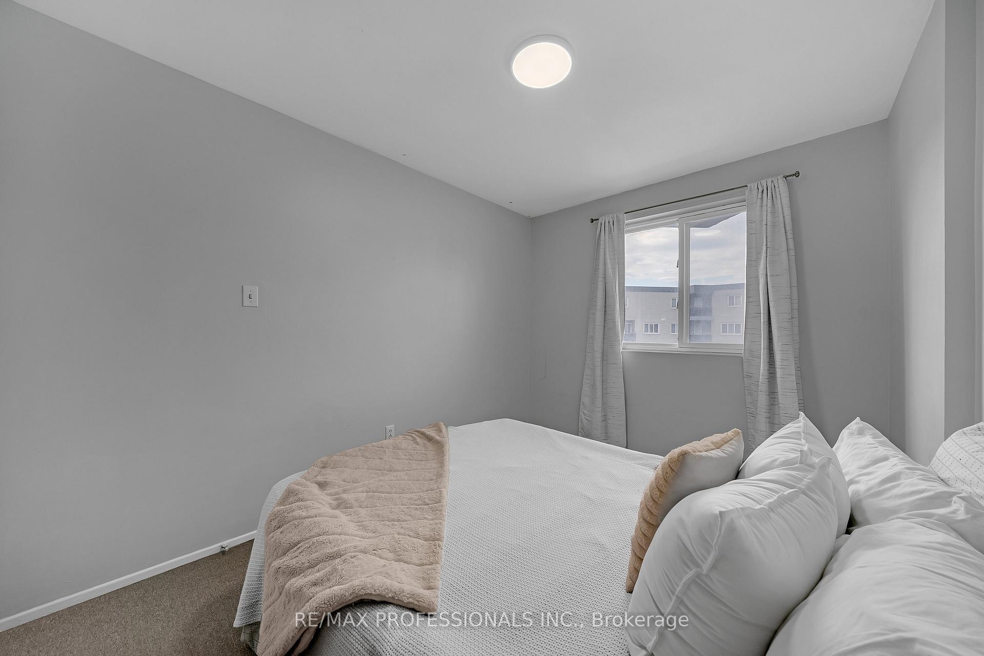 Photo 17 of Unit 116, 2001 Bonnymede Drive, Mississauga, Clarkson — HOMEH