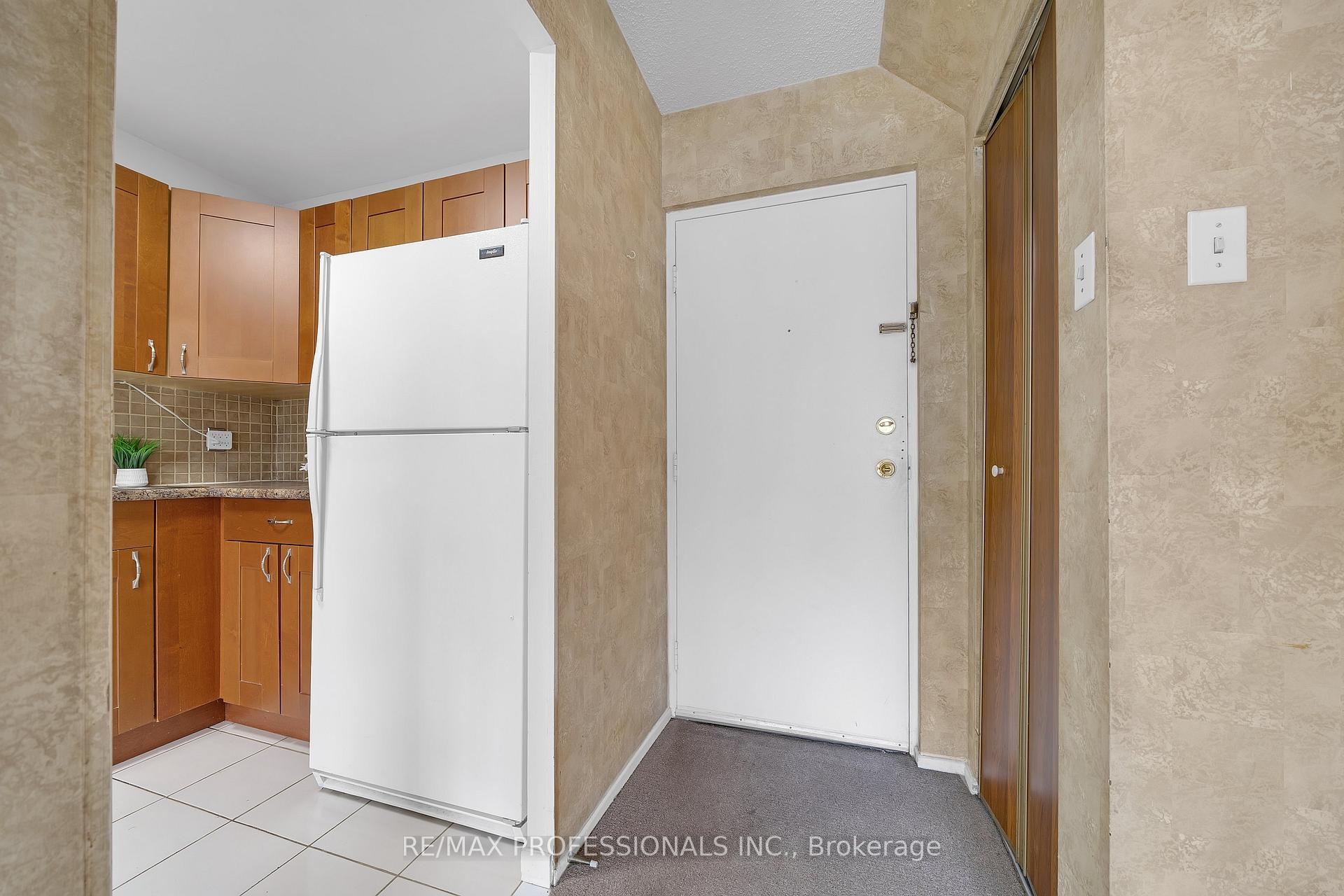 Photo 24 of Unit 116, 2001 Bonnymede Drive, Mississauga, Clarkson — HOMEH