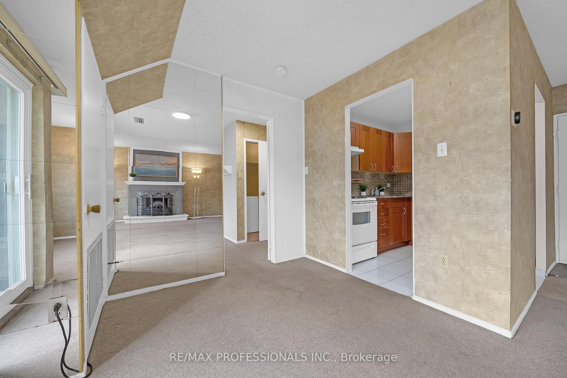 Photo 27 of Unit 116, 2001 Bonnymede Drive, Mississauga, Clarkson — HOMEH