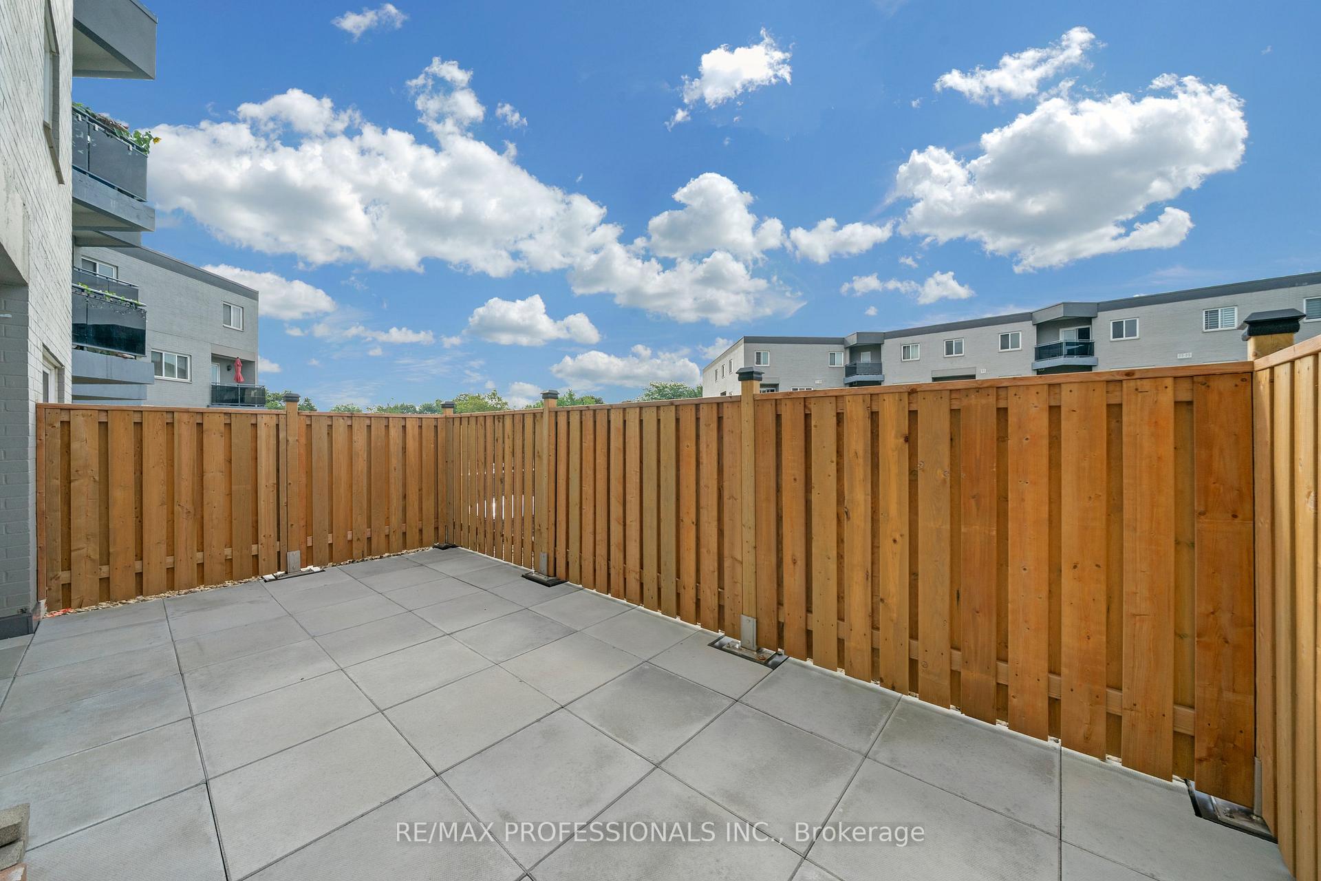 Photo 29 of Unit 116, 2001 Bonnymede Drive, Mississauga, Clarkson — HOMEH