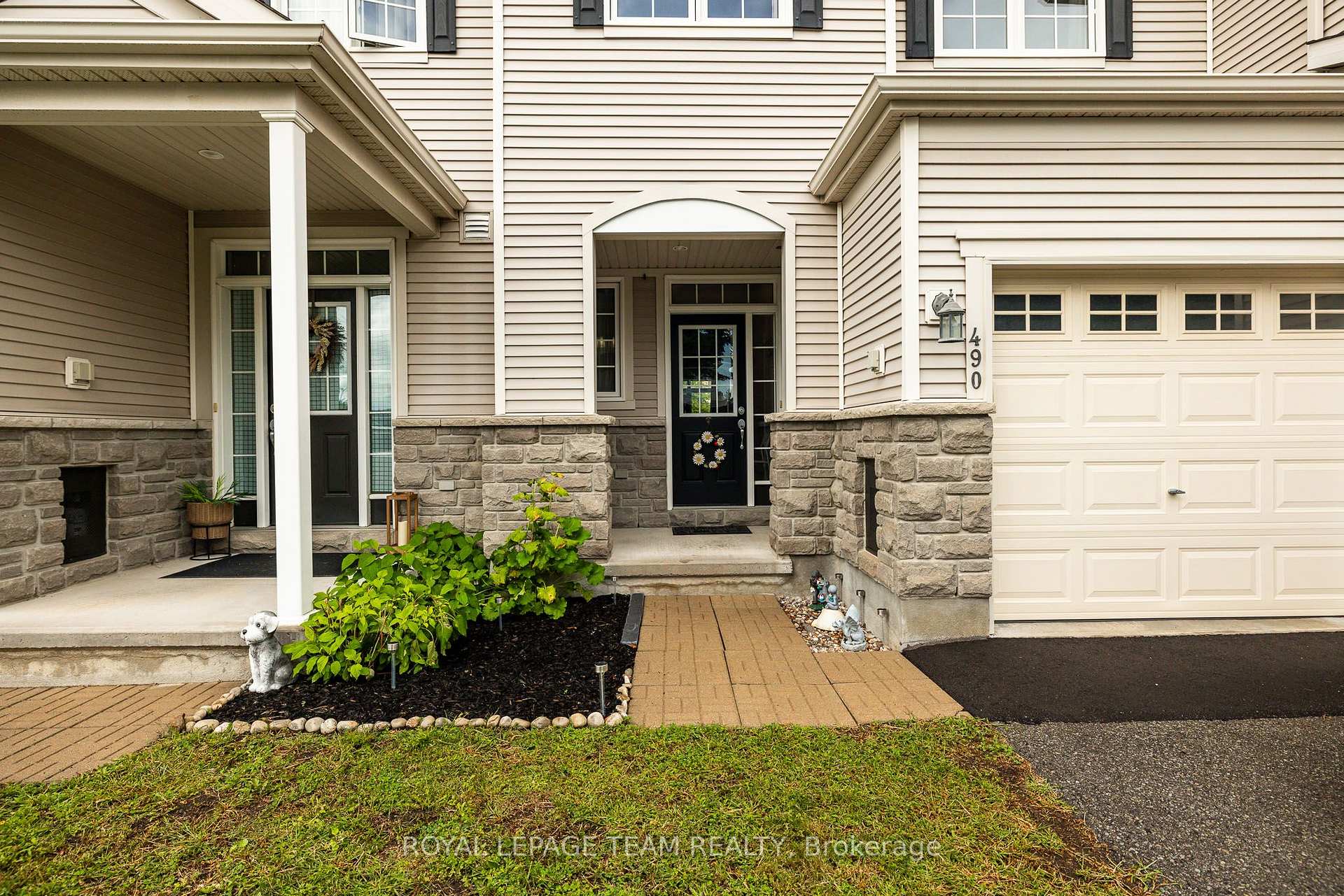 Photo 3 of 490 Dundonald Drive, Ottawa, Barrhaven - Stonebridge — HOMEH