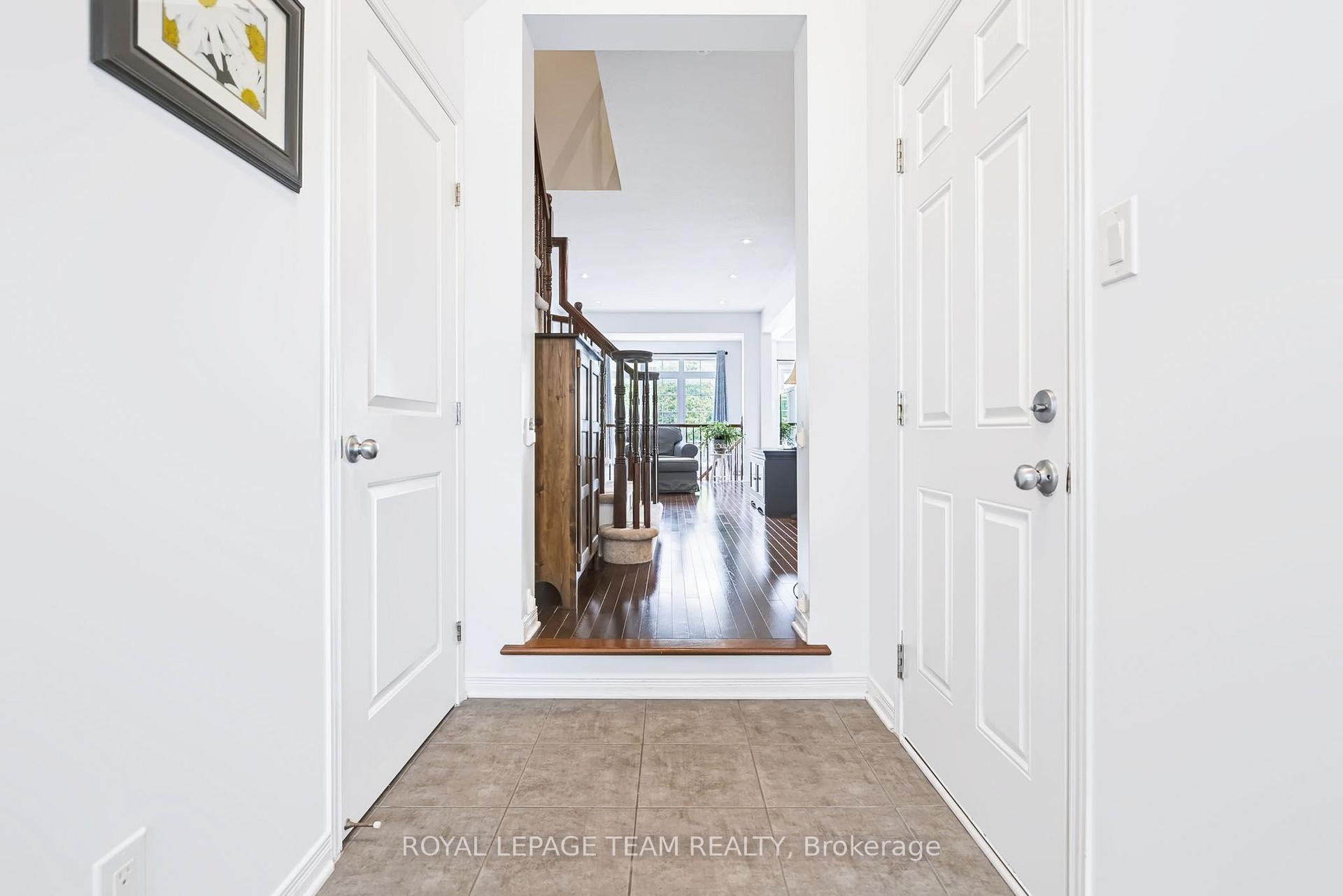 Photo 6 of 490 Dundonald Drive, Ottawa, Barrhaven - Stonebridge — HOMEH