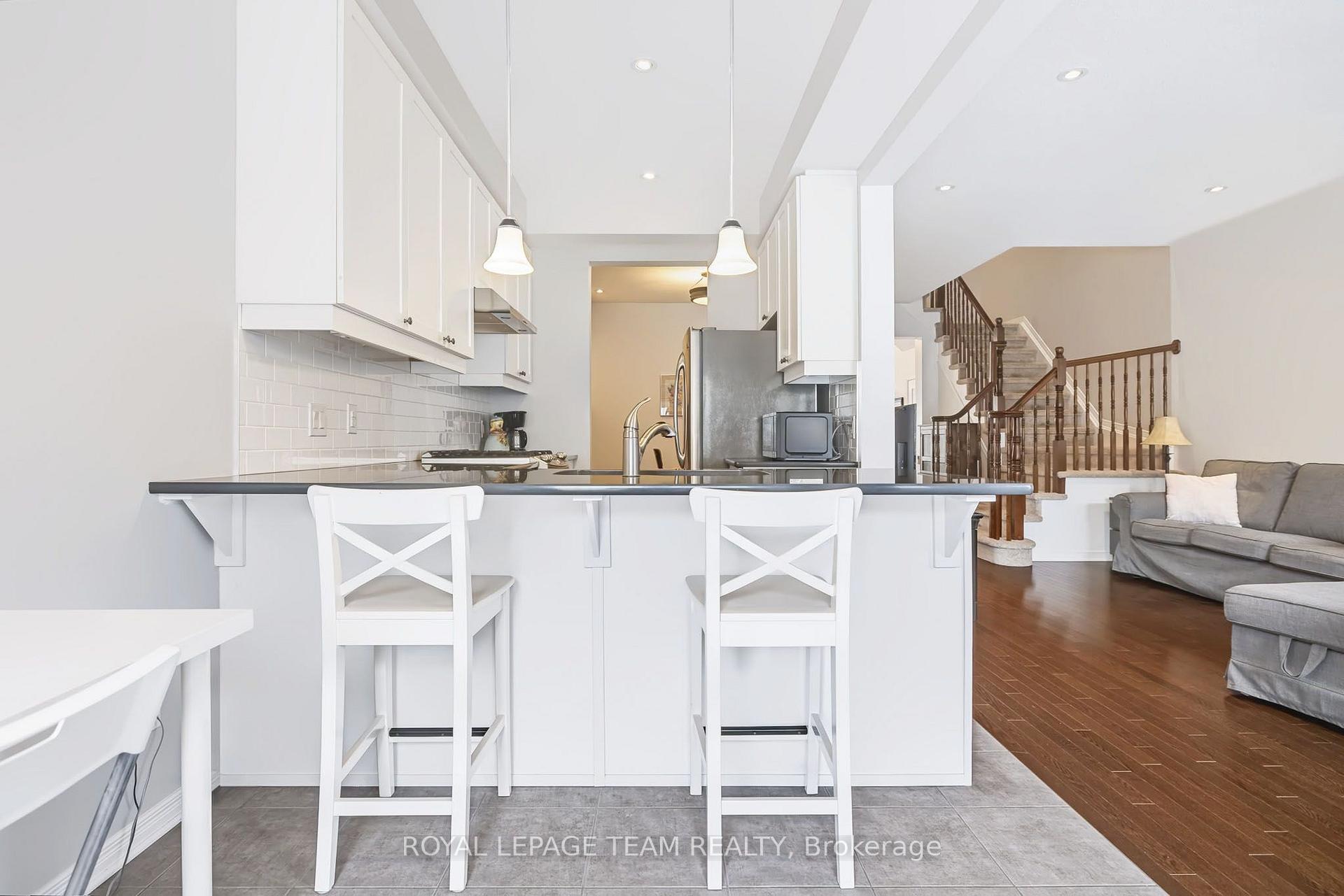 Photo 8 of 490 Dundonald Drive, Ottawa, Barrhaven - Stonebridge — HOMEH