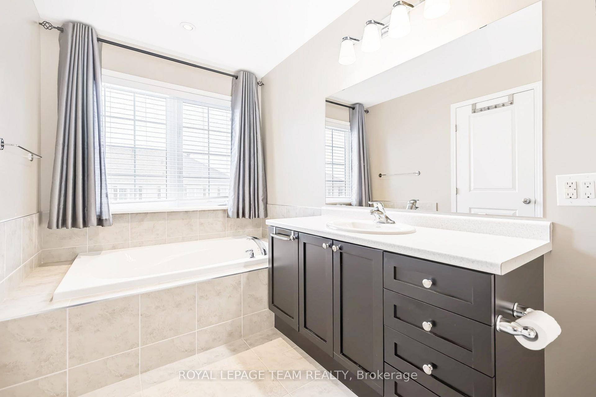 Photo 36 of 490 Dundonald Drive, Ottawa, Barrhaven - Stonebridge — HOMEH