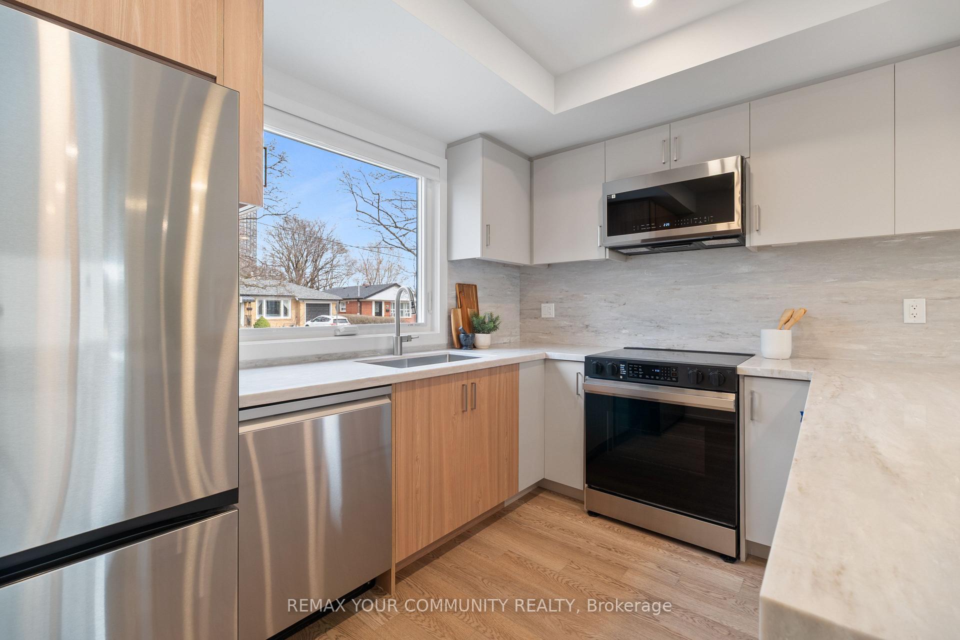 Photo 6 of Unit 2, 34 Poplar Avenue, Etobicoke, Islington-City Centre West — HOMEH