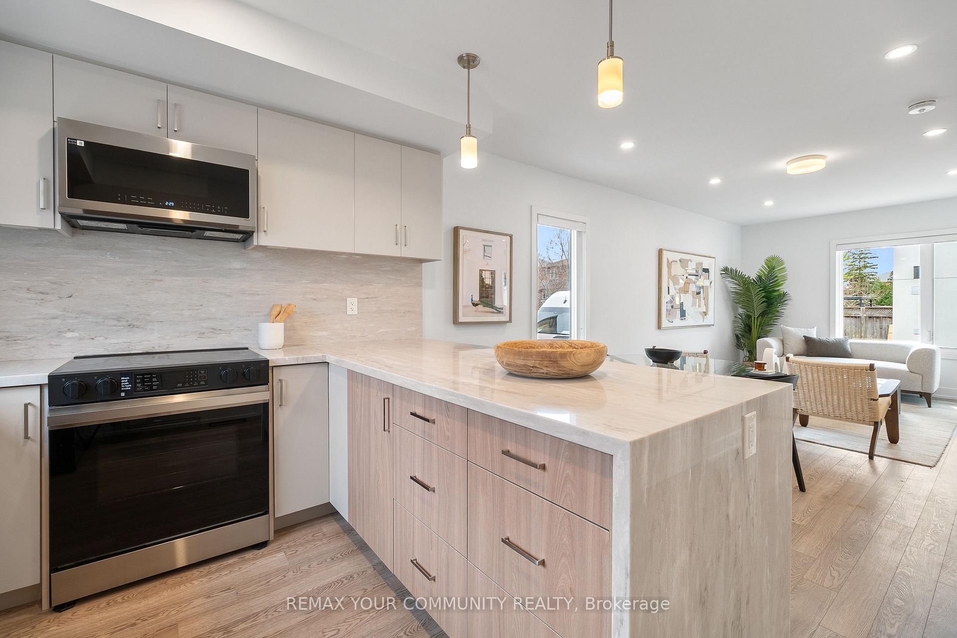 Photo 7 of Unit 2, 34 Poplar Avenue, Etobicoke, Islington-City Centre West — HOMEH