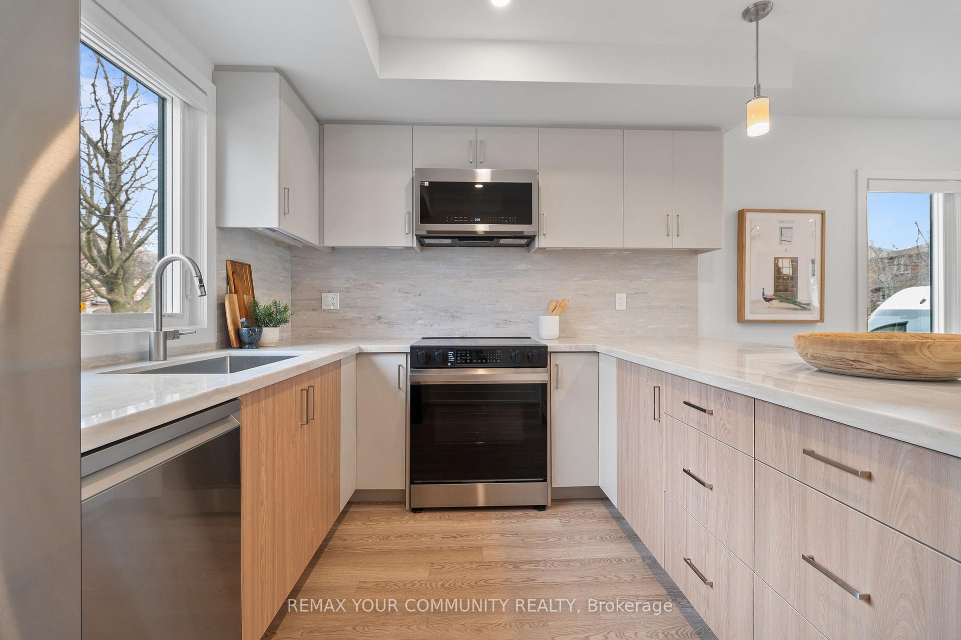 Photo 8 of Unit 2, 34 Poplar Avenue, Etobicoke, Islington-City Centre West — HOMEH