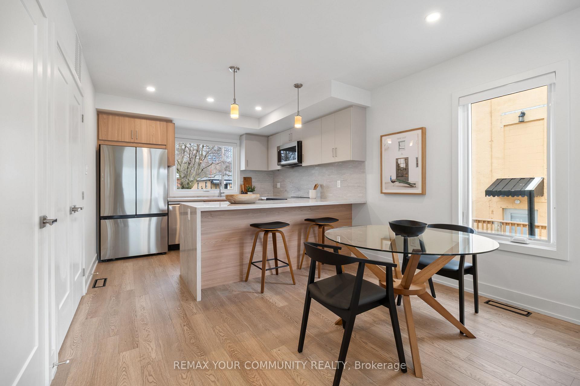 Photo 10 of Unit 2, 34 Poplar Avenue, Etobicoke, Islington-City Centre West — HOMEH