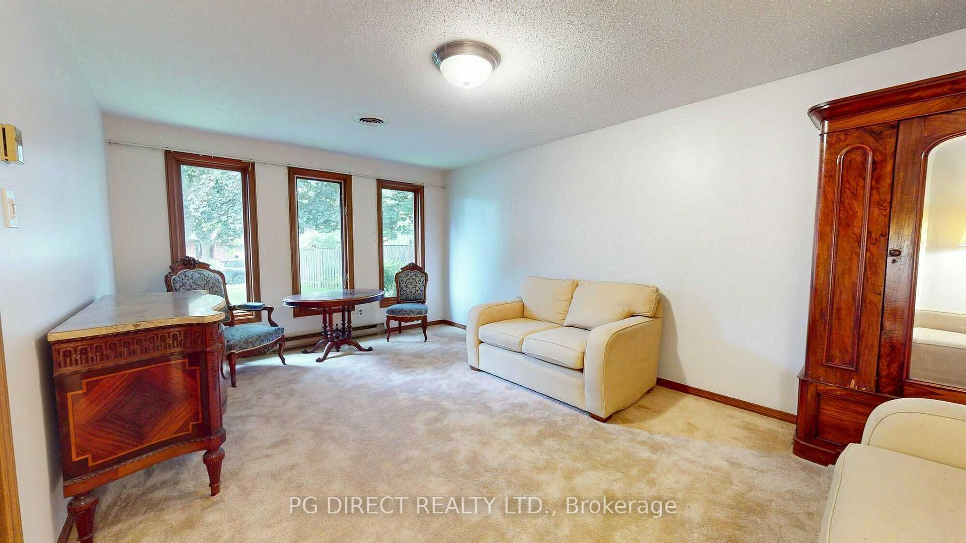 Photo 2 of 100 Fairmeadow Drive, Guelph, Willow West/Sugarbush/West Acres — HOMEH