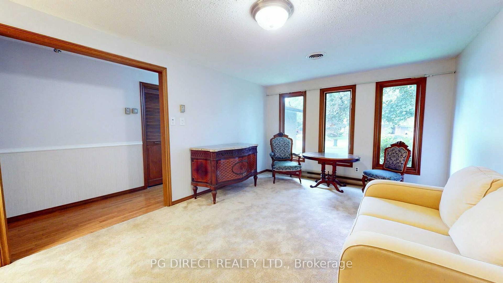 Photo 3 of 100 Fairmeadow Drive, Guelph, Willow West/Sugarbush/West Acres — HOMEH