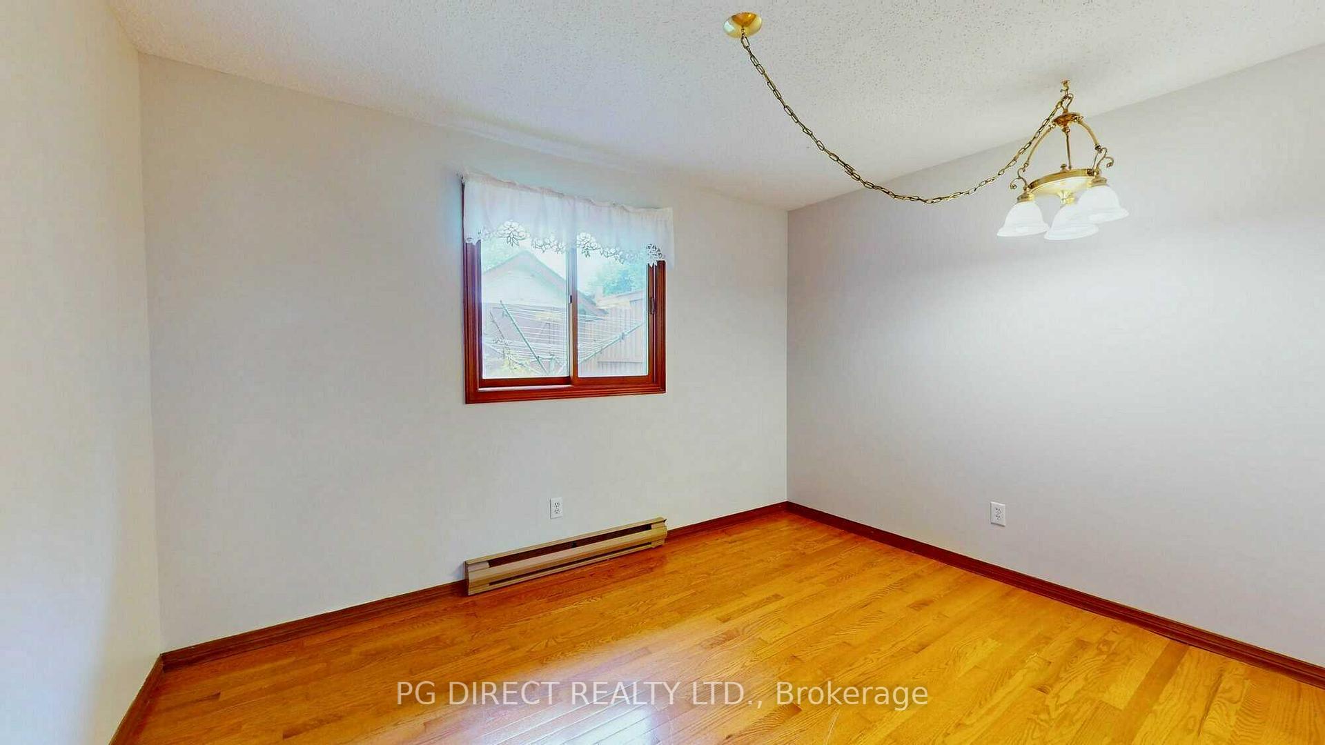 Photo 11 of 100 Fairmeadow Drive, Guelph, Willow West/Sugarbush/West Acres — HOMEH