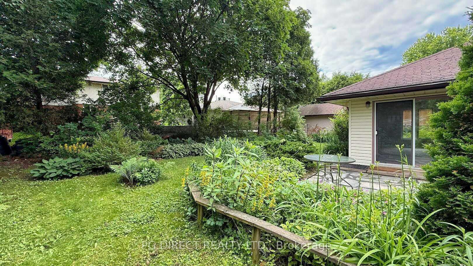 Photo 14 of 100 Fairmeadow Drive, Guelph, Willow West/Sugarbush/West Acres — HOMEH