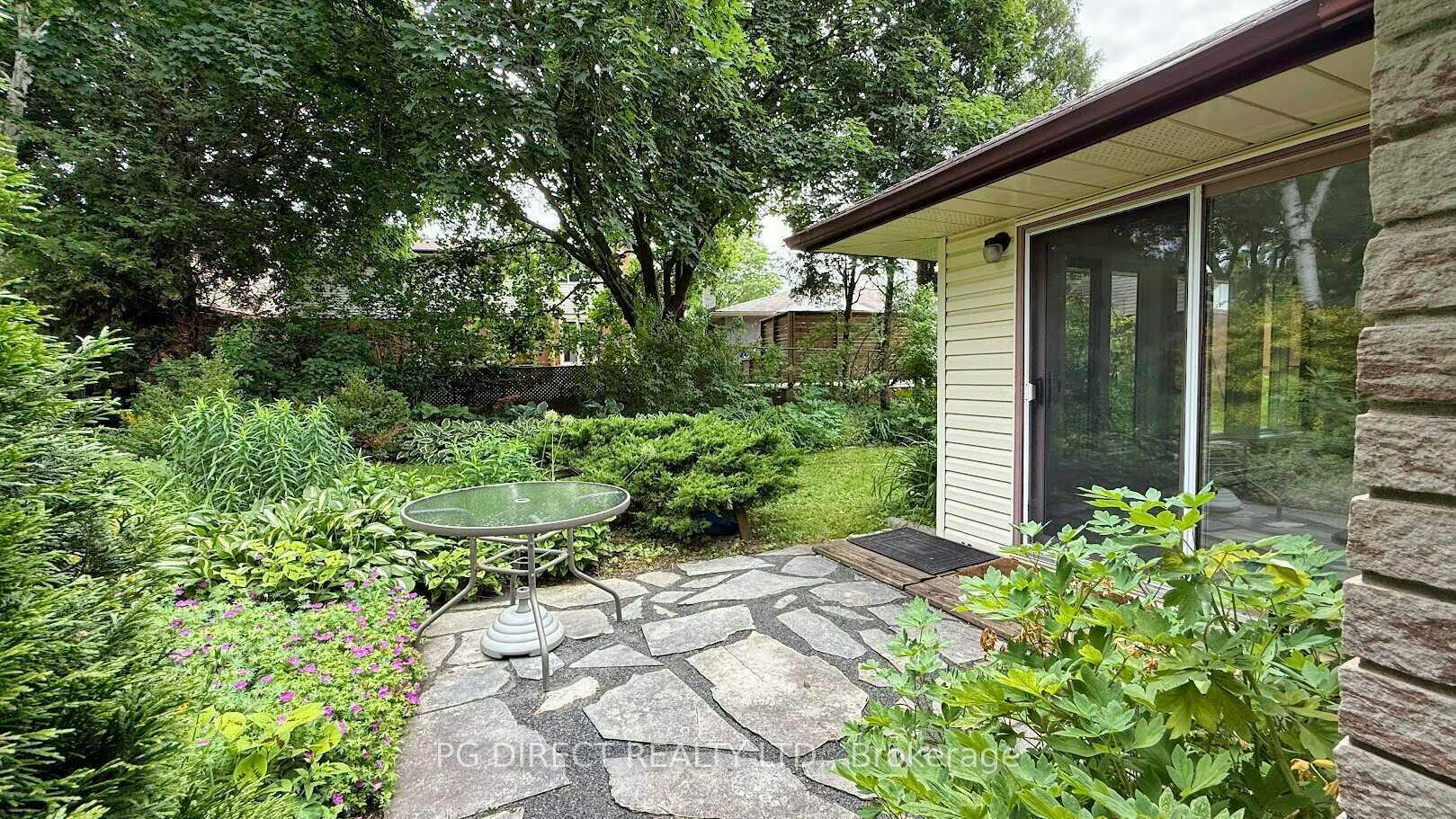 Photo 15 of 100 Fairmeadow Drive, Guelph, Willow West/Sugarbush/West Acres — HOMEH
