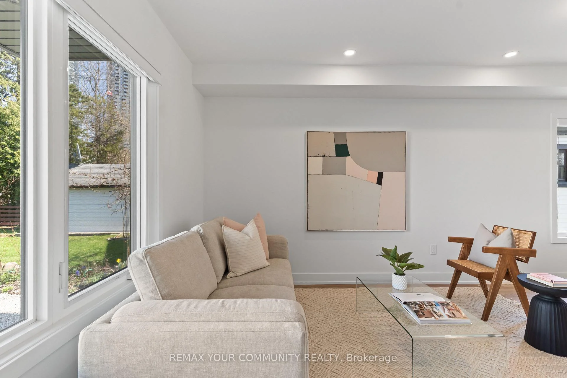 Photo 6 of Unit 3, 15 Acorn Avenue, Etobicoke, Islington-City Centre West — HOMEH