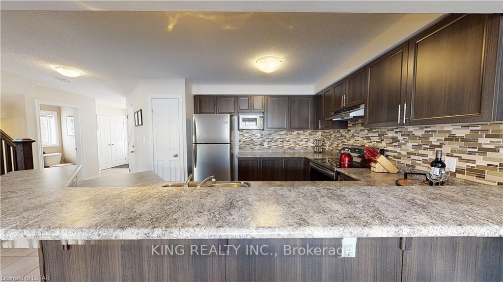 Photo 15 of 2420 Asima Drive, London, South U — HOMEH