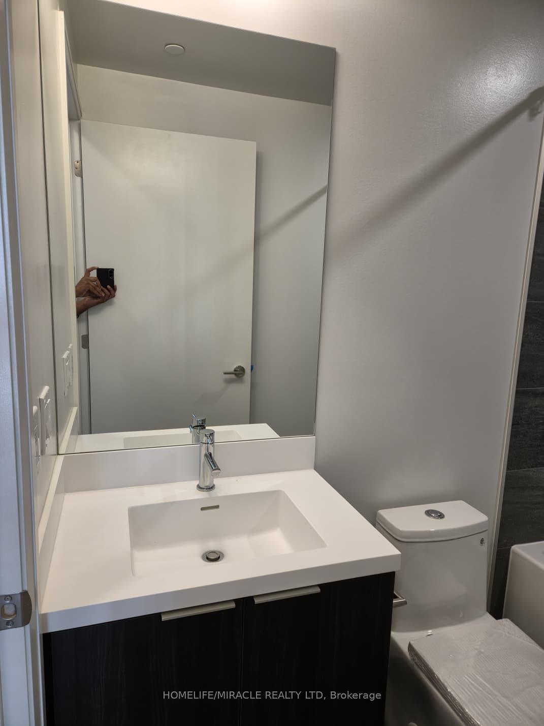 Photo 12 of Unit 2501, 400 King Street, Toronto, Waterfront Communities — HOMEH