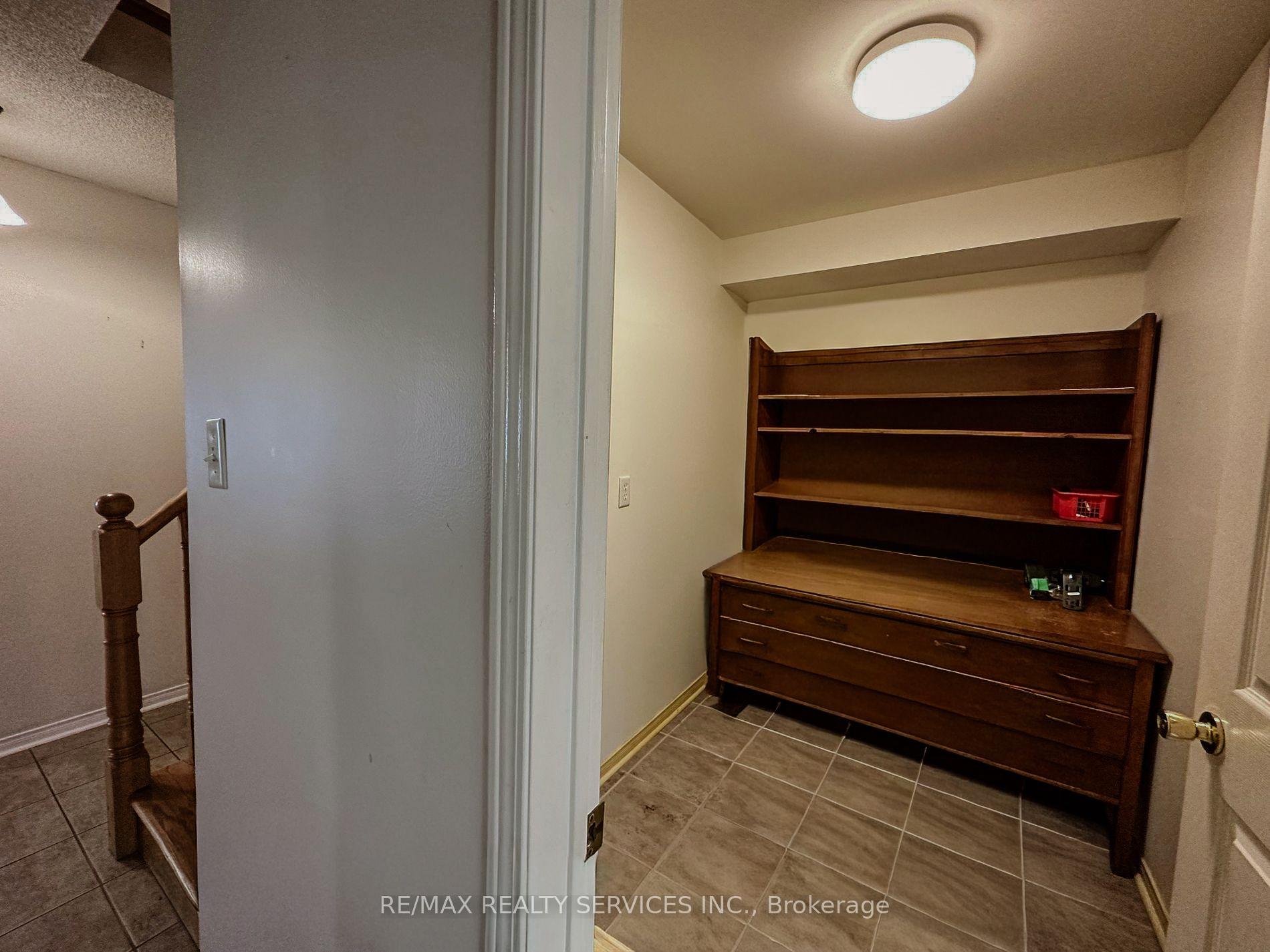 Photo 10 of 41 Sandyshores Drive, Brampton, Sandringham-Wellington — HOMEH