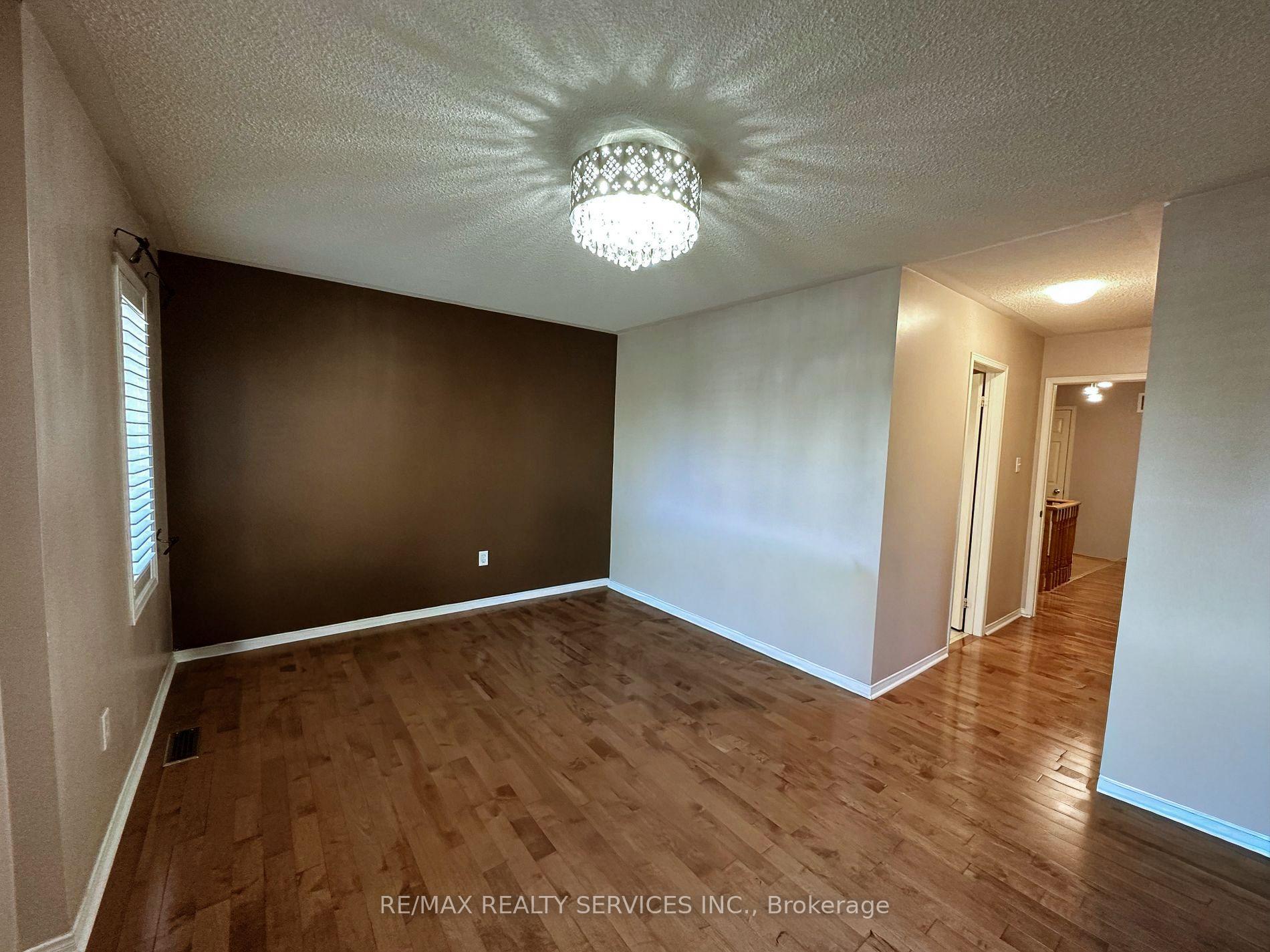 Photo 16 of 41 Sandyshores Drive, Brampton, Sandringham-Wellington — HOMEH