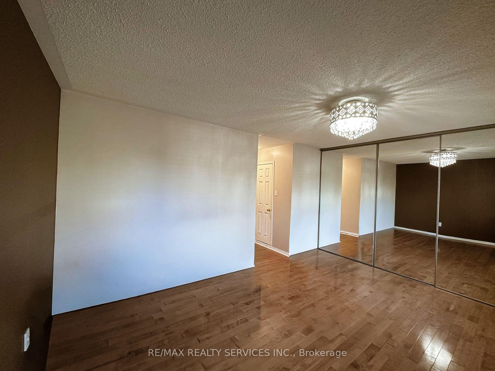 Photo 17 of 41 Sandyshores Drive, Brampton, Sandringham-Wellington — HOMEH