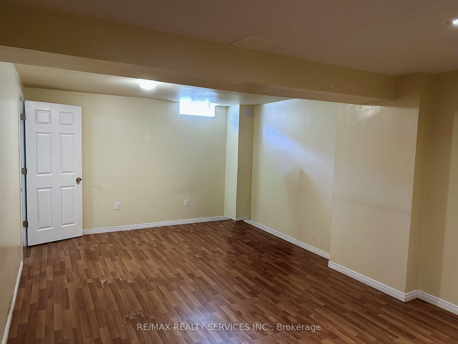 Photo 20 of 41 Sandyshores Drive, Brampton, Sandringham-Wellington — HOMEH