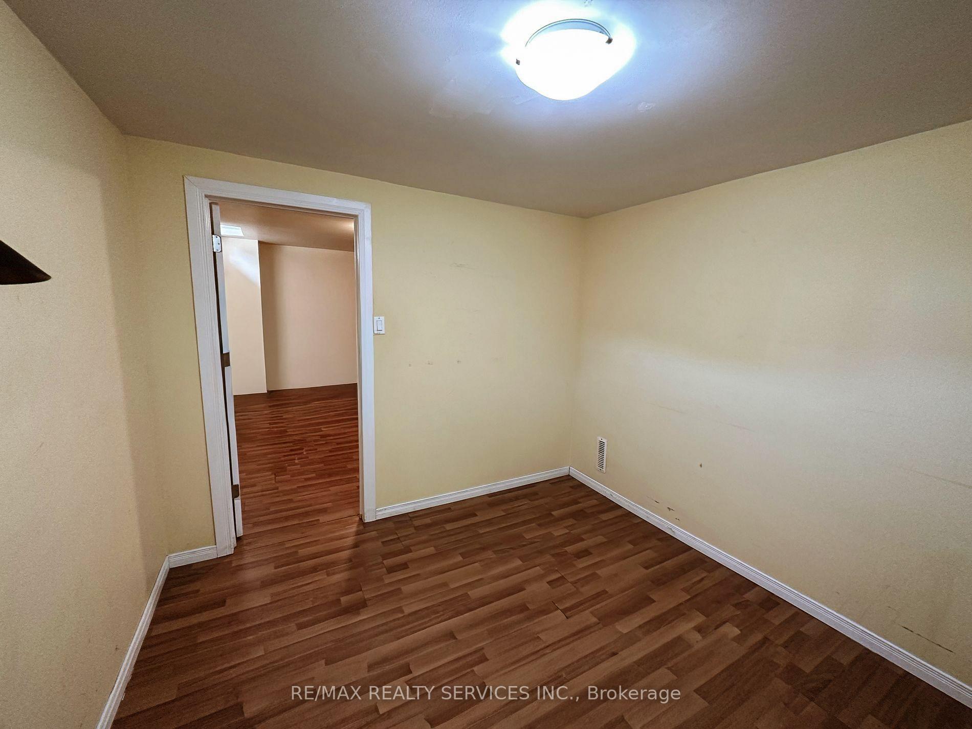 Photo 23 of 41 Sandyshores Drive, Brampton, Sandringham-Wellington — HOMEH