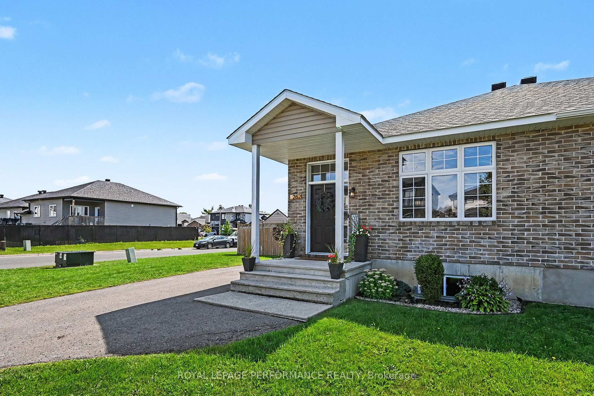 Photo 4 of 262 Lourdes Avenue, Cornwall, Cornwall — HOMEH