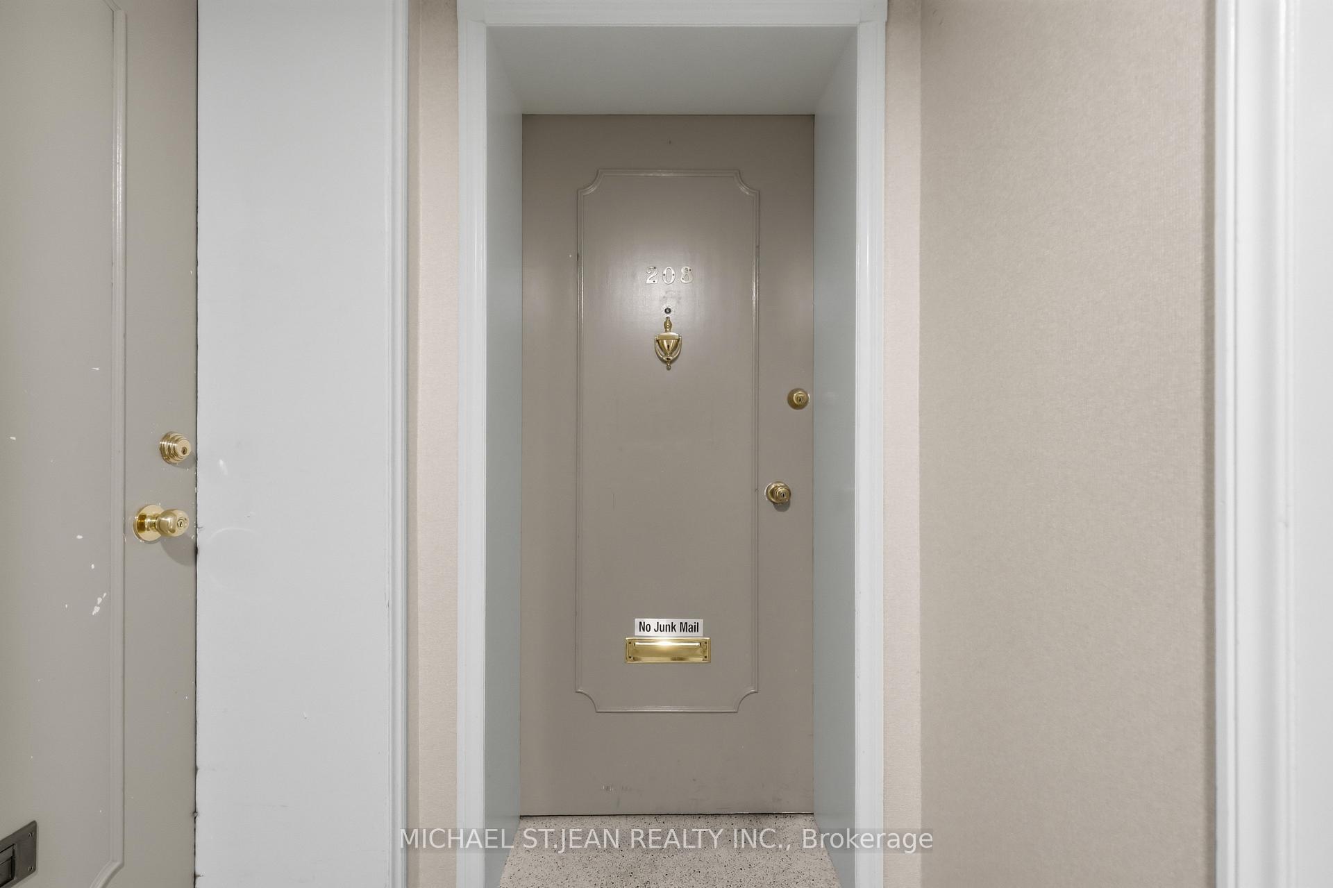 Photo 6 of 208-8 Woodman Drive, Hamilton, Corman — HOMEH