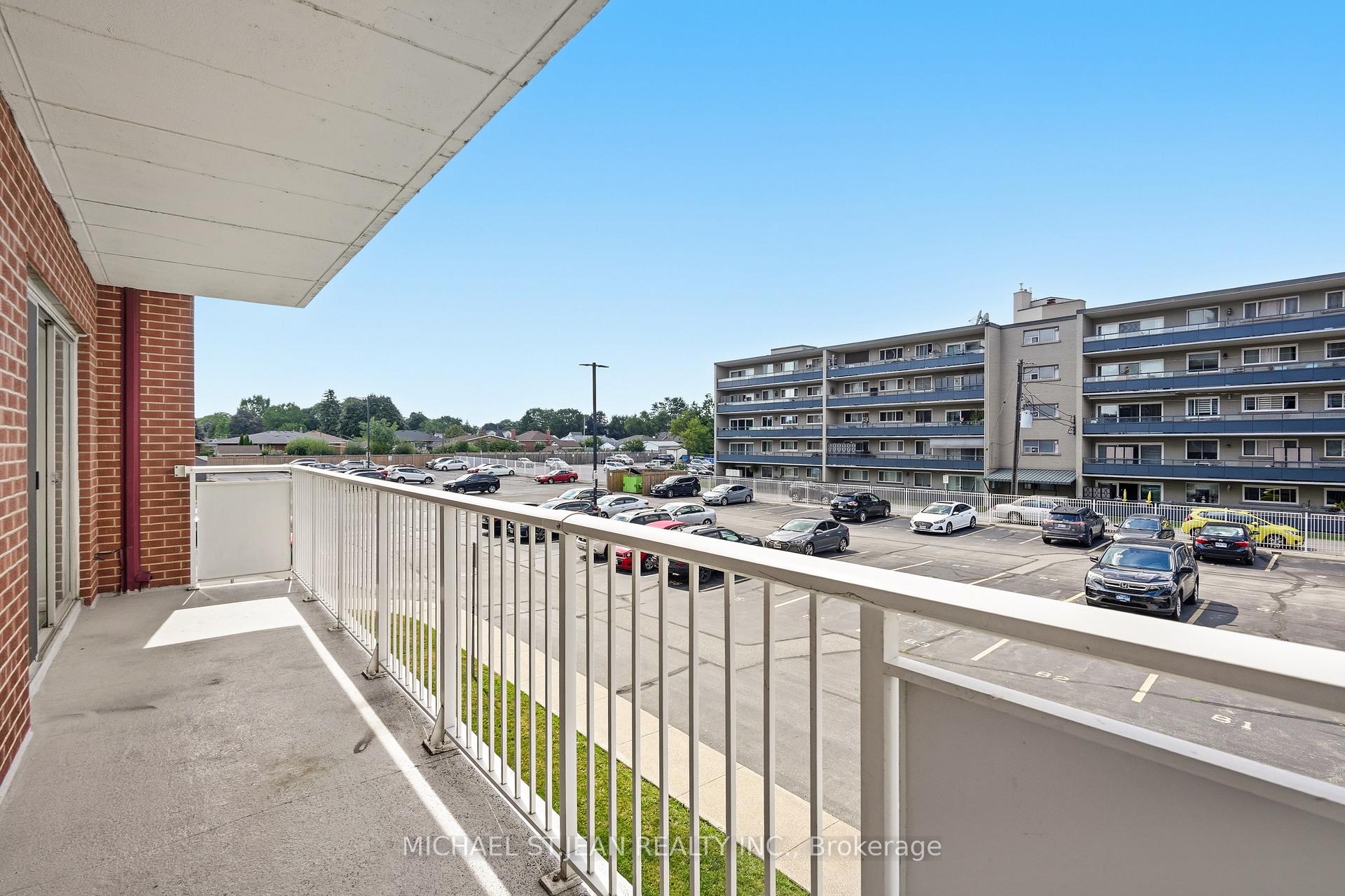 Photo 26 of 208-8 Woodman Drive, Hamilton, Corman — HOMEH