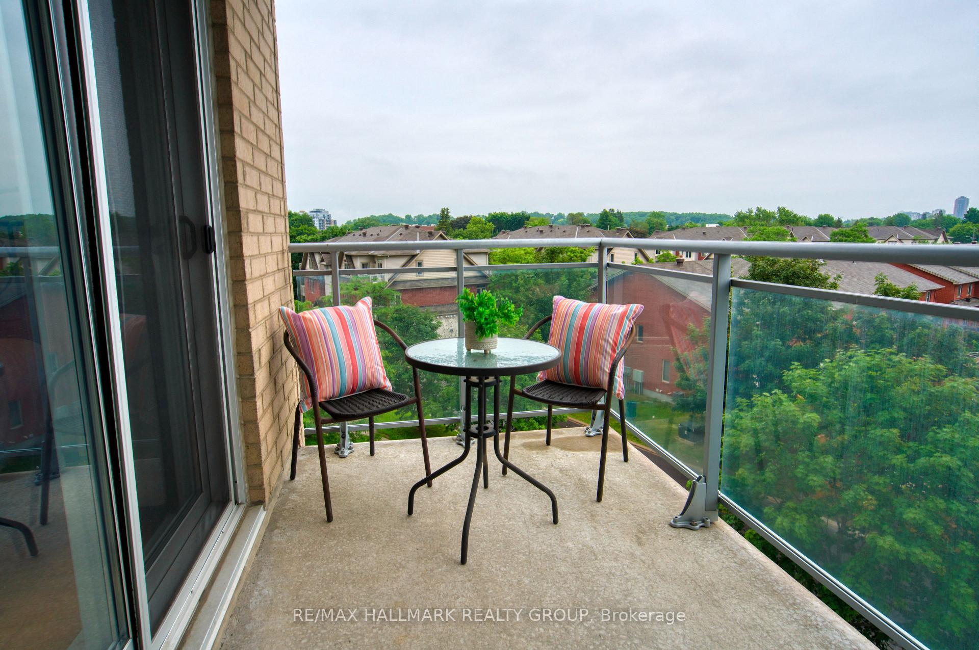 Photo 14 of Unit 407, 90 Landry Street, Ottawa, Vanier — HOMEH