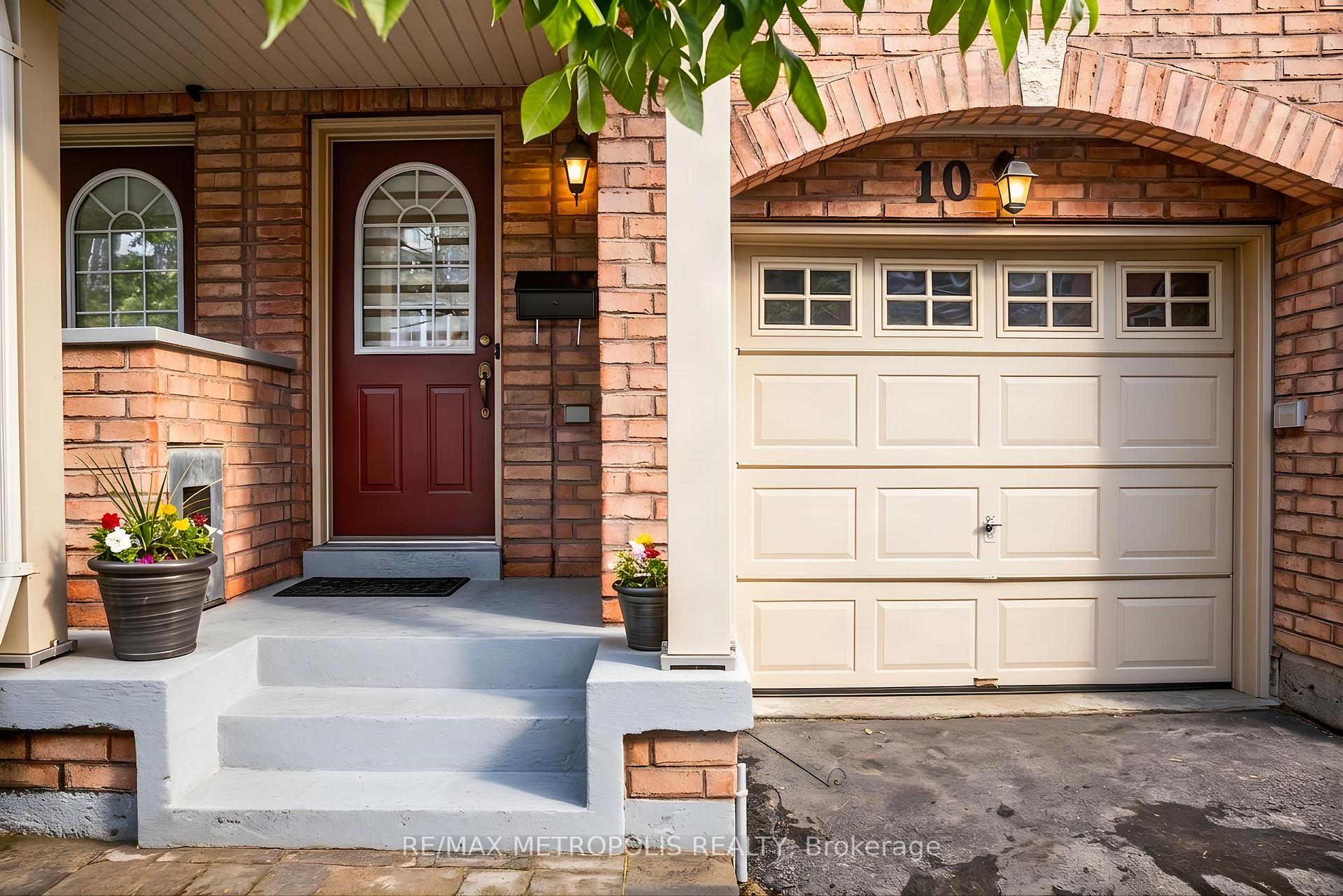 Photo 2 of 10 Pat Brooks Terrace, Scarborough, Dorset Park — HOMEH