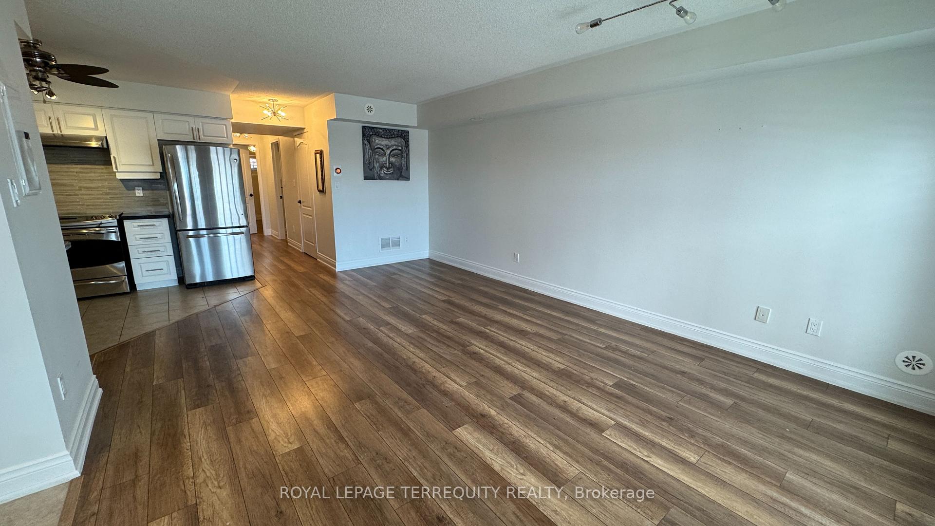 Photo 11 of Unit 1, 2450 Post Road, Oakville, River Oaks — HOMEH