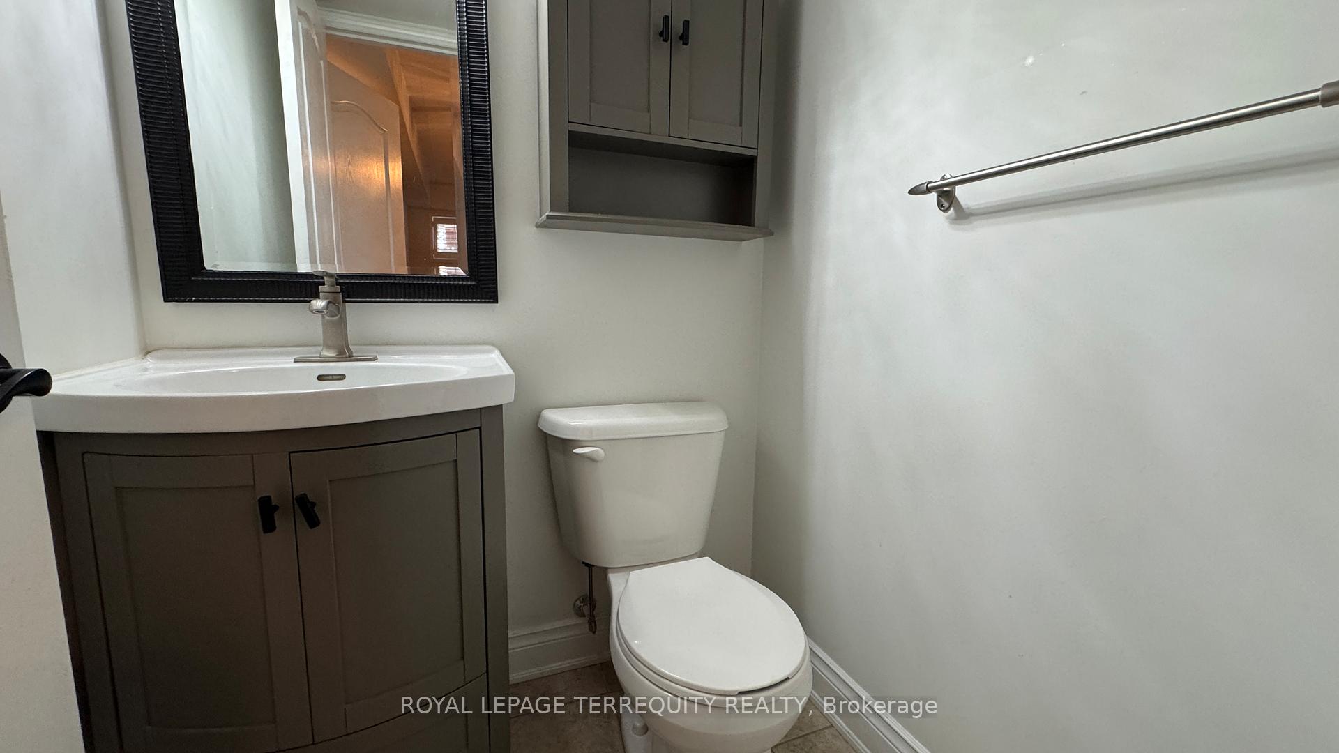 Photo 21 of Unit 1, 2450 Post Road, Oakville, River Oaks — HOMEH