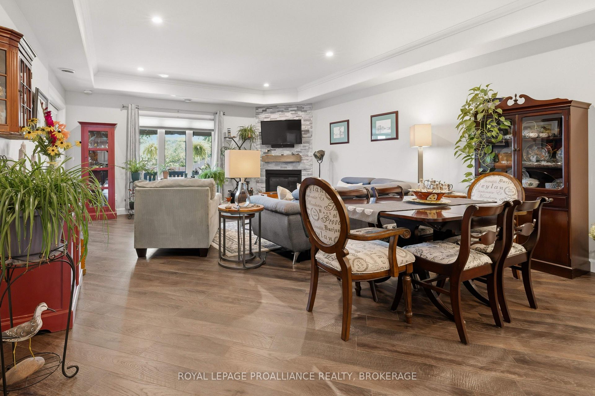 Photo 10 of 189 Wilmer Avenue, Gananoque, Gananoque — HOMEH