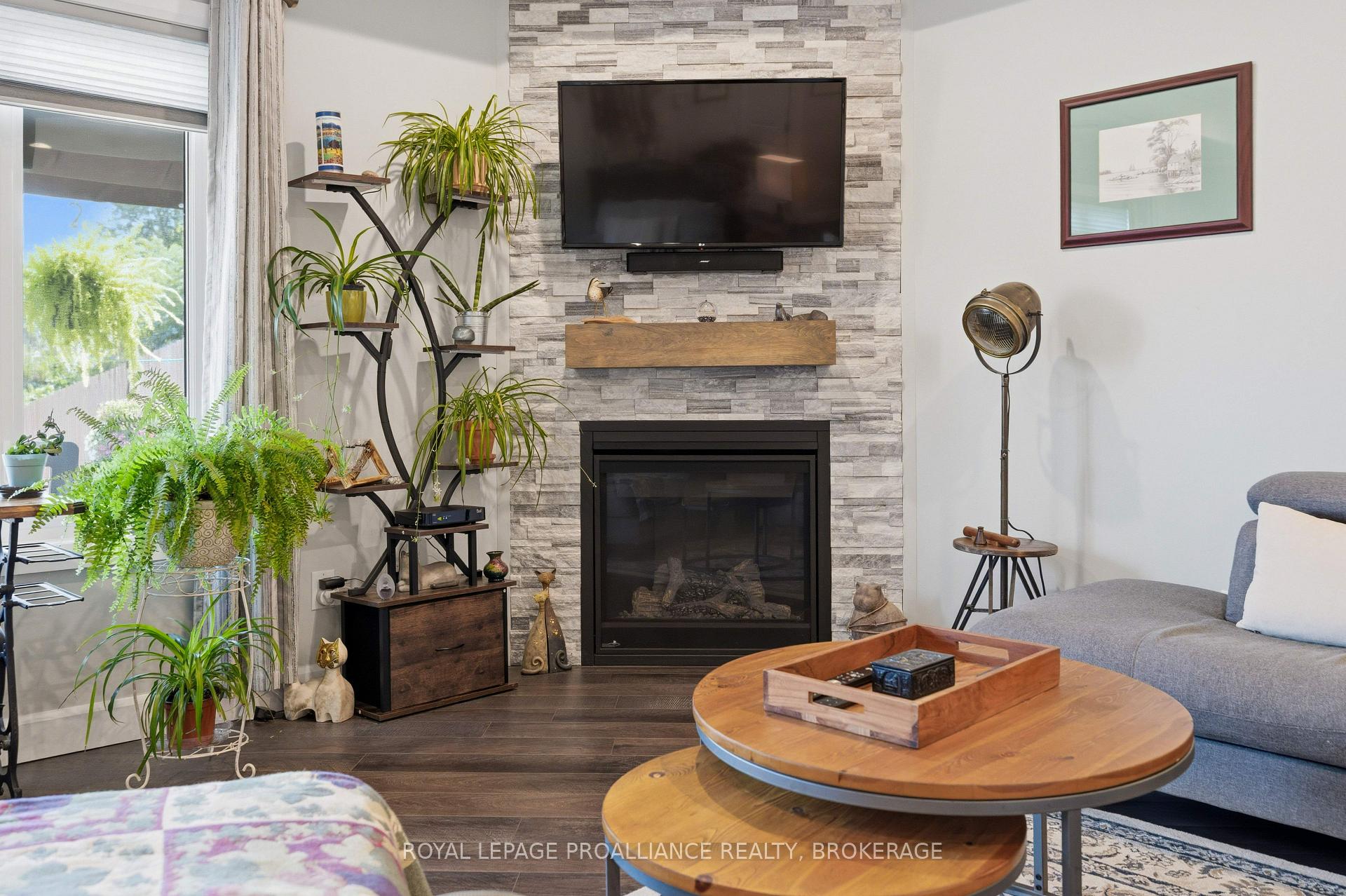Photo 12 of 189 Wilmer Avenue, Gananoque, Gananoque — HOMEH