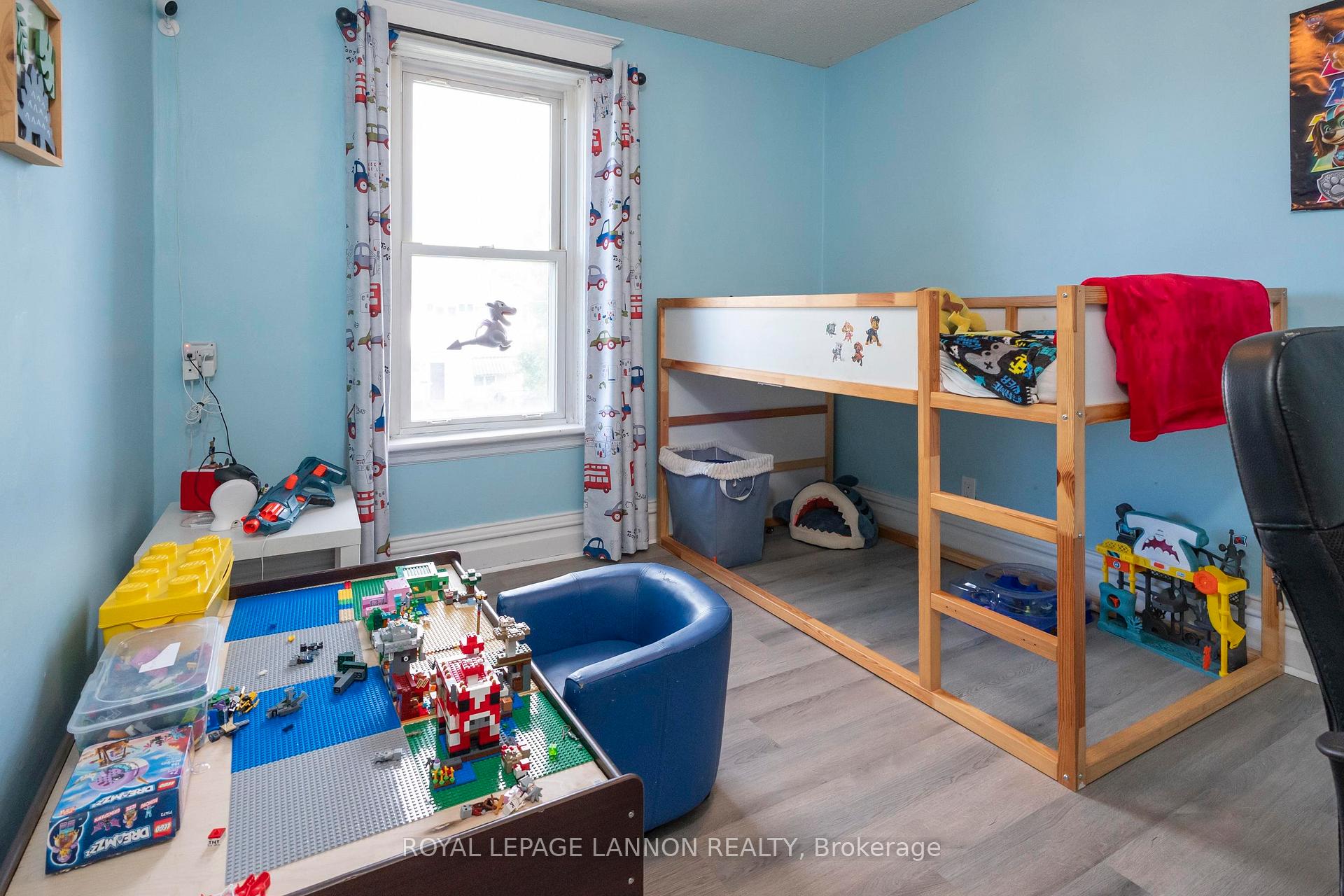 Photo 19 of 223 Marks St S, Thunder Bay, McKeller Park — HOMEH