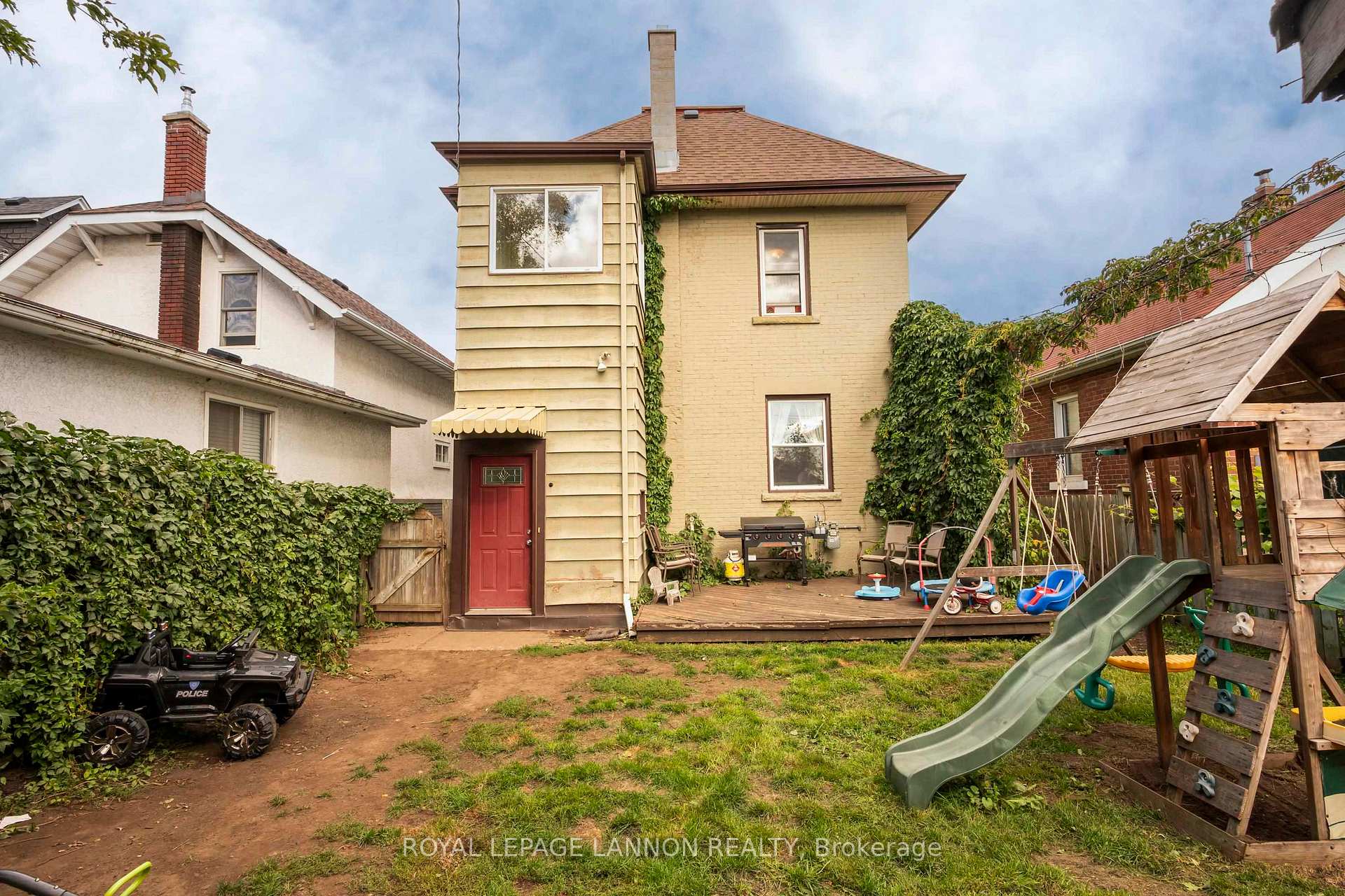 Photo 32 of 223 Marks St S, Thunder Bay, McKeller Park — HOMEH