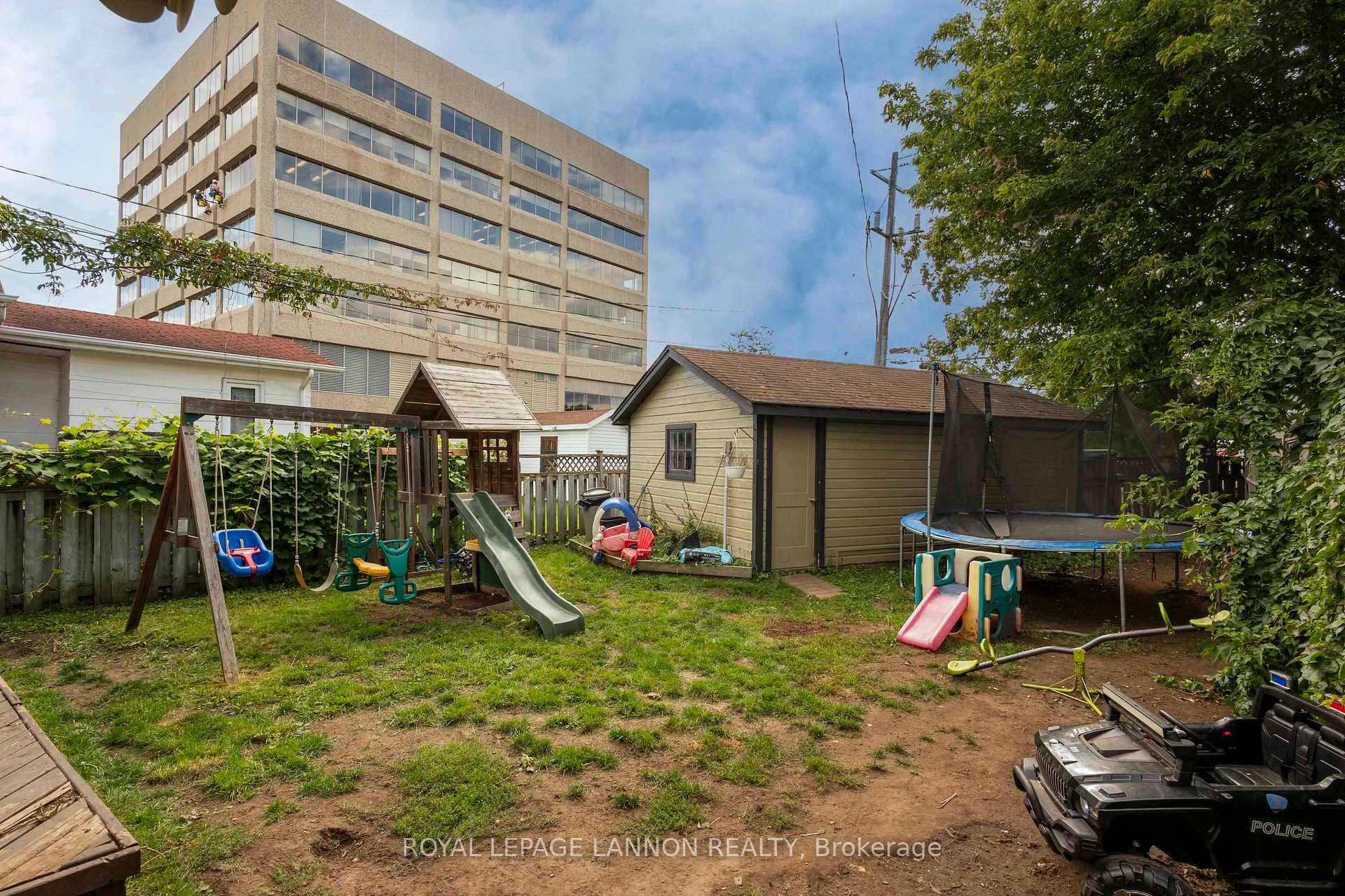 Photo 33 of 223 Marks St S, Thunder Bay, McKeller Park — HOMEH